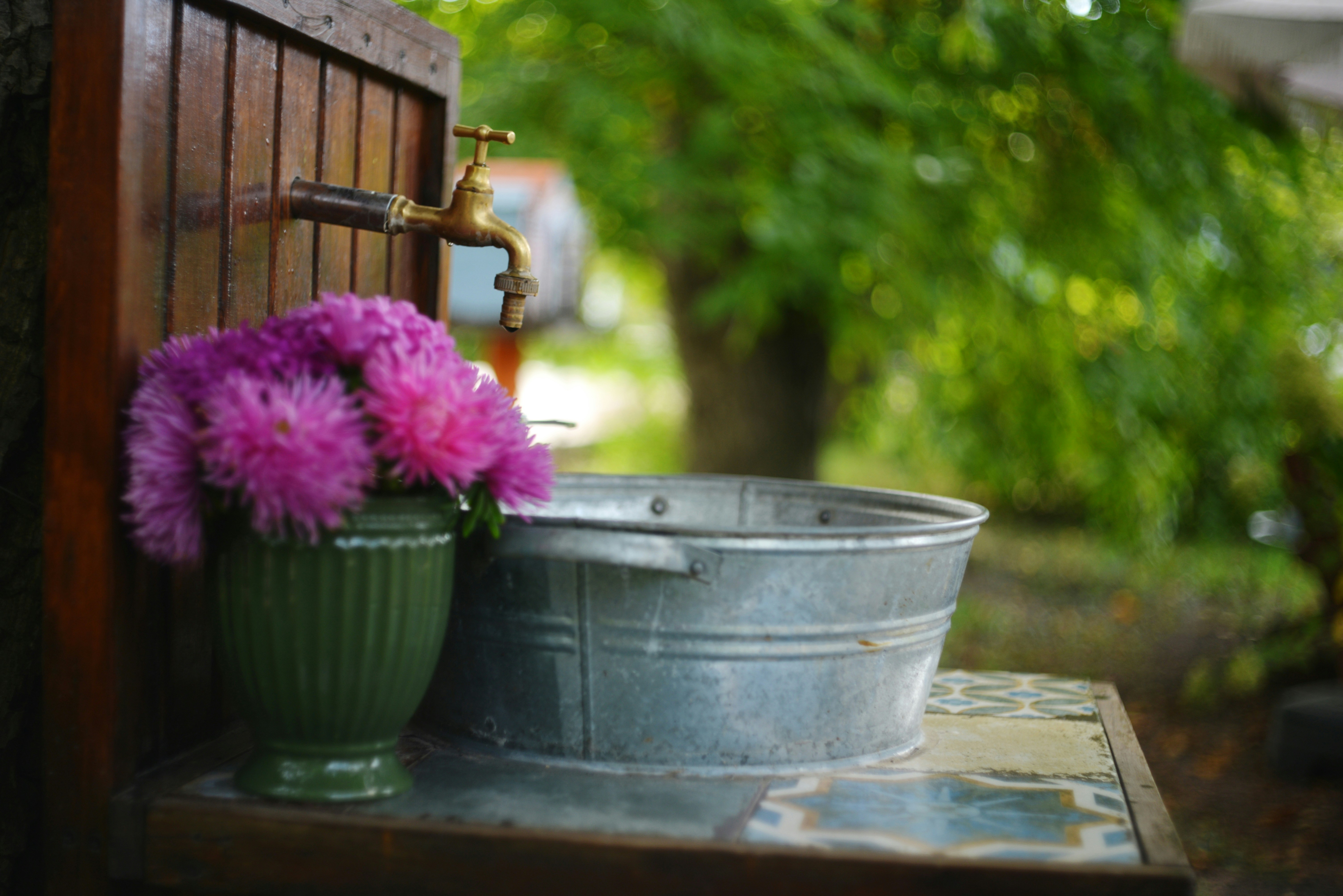 rustic outdoor sink, wallpaper, French Country Sink Faucets: Affordable Outdoor Options 6