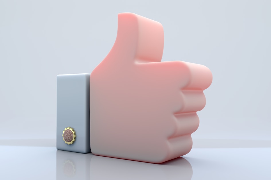 Pink thumbs-up symbol representing positive user feedback and five-star Chrome extension reviews