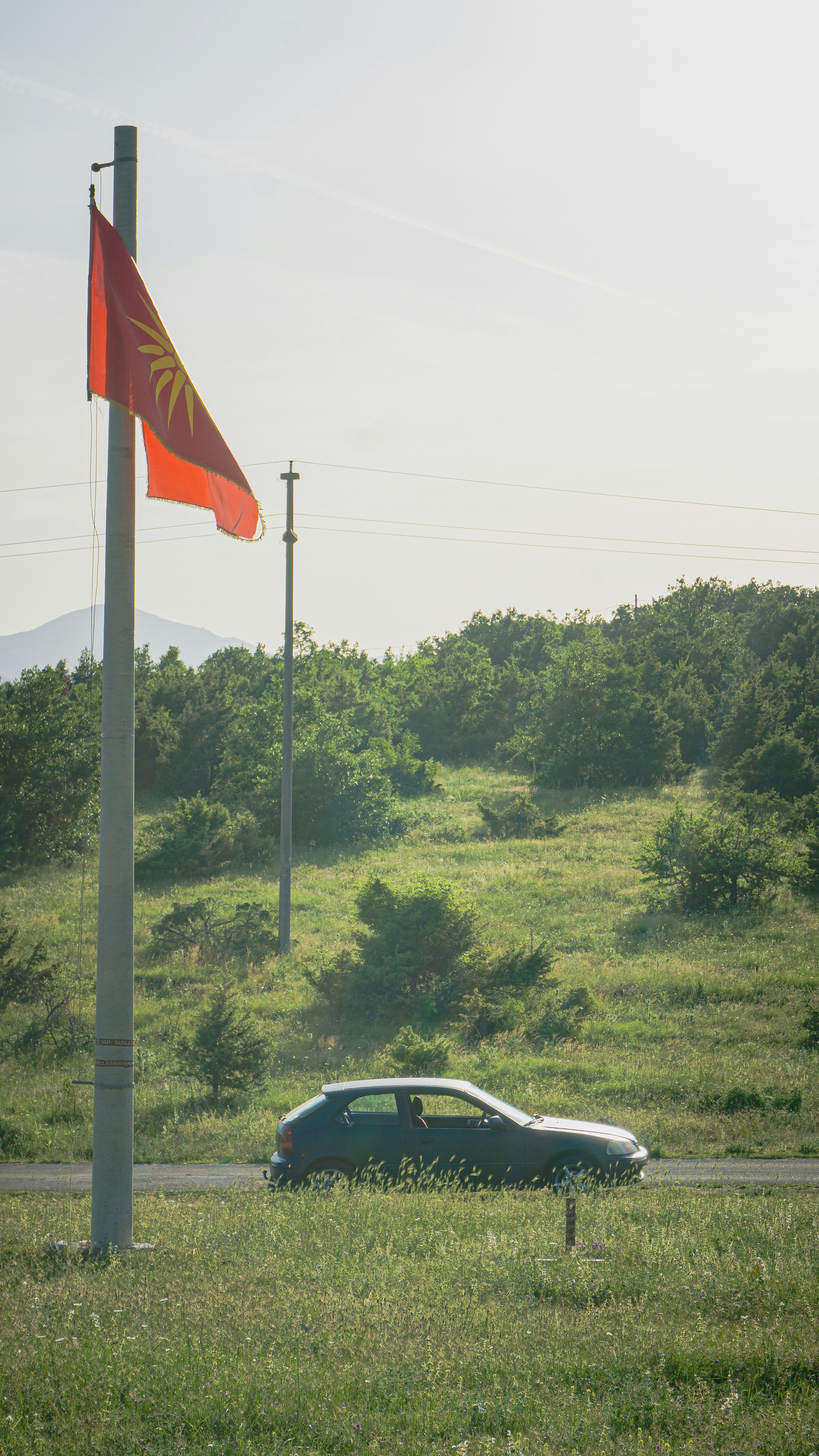 Mazda MX-5 scenic road, ilustrasi artikel The Ultimate Mazda MX-5 Miata Wallpaper Collection: Capturing Roadster Life 6