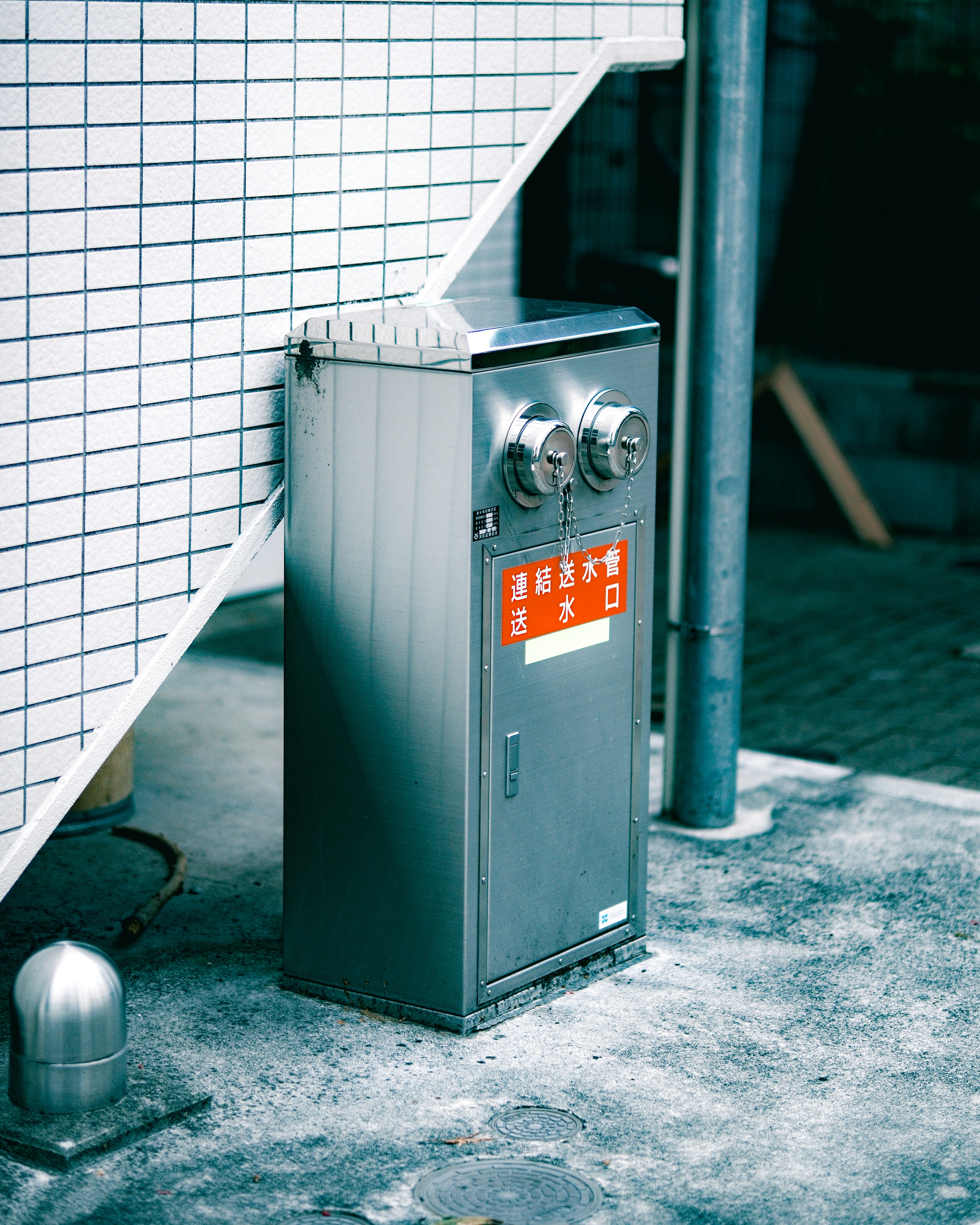 photo-1758369637011-c960559daf37?ixid=M3wxMjA3fDB8MXxzZWFyY2h8MjB8fHNtYWxsJTIwZWxlY3RyaWMlMjBoZWF0ZXJ8ZW58MHx8fHwxNzY1MzYyNTA4fDA\u0026ixlib=rb-4.1.0