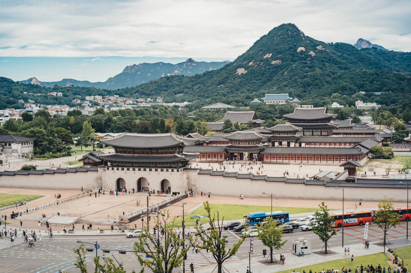Gyeongbokgung Palace with Bugaksan behind