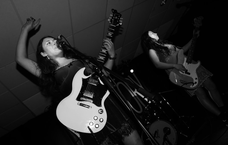 Saturday night — two guitars, no rules
