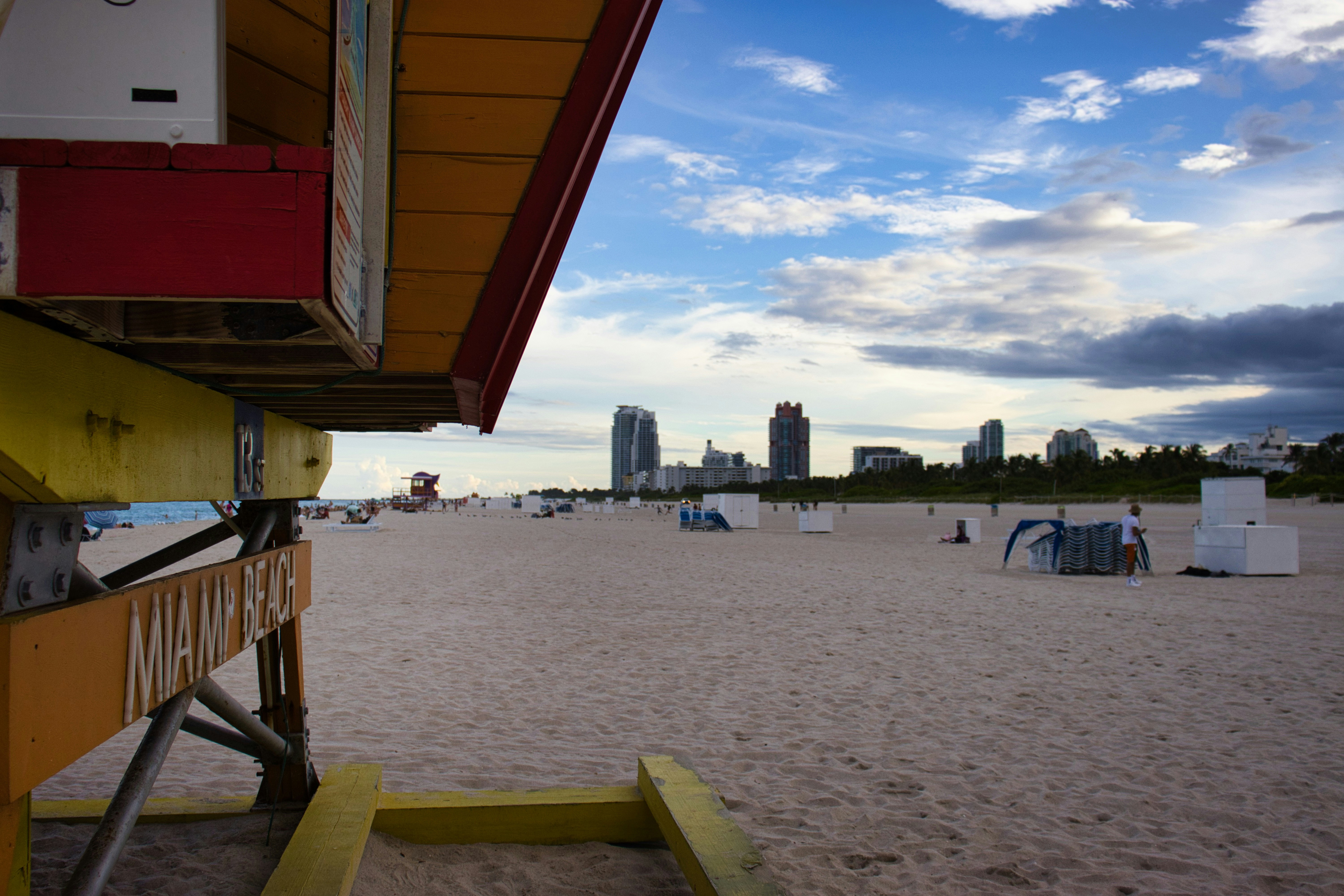 photo-1758464643387-e7f382cfc3f8?ixid=M3wxMjA3fDB8MXxzZWFyY2h8MjB8fGFkZGljdGlvbiUyMHJlaGFiJTIwbWlhbWklMjBiZWFjaCUyMG1pYW1pJTIwYmVhY2h8ZW58MHx8fHwxNzY5MDA2OTk5fDA\u0026ixlib=rb-4.1.0