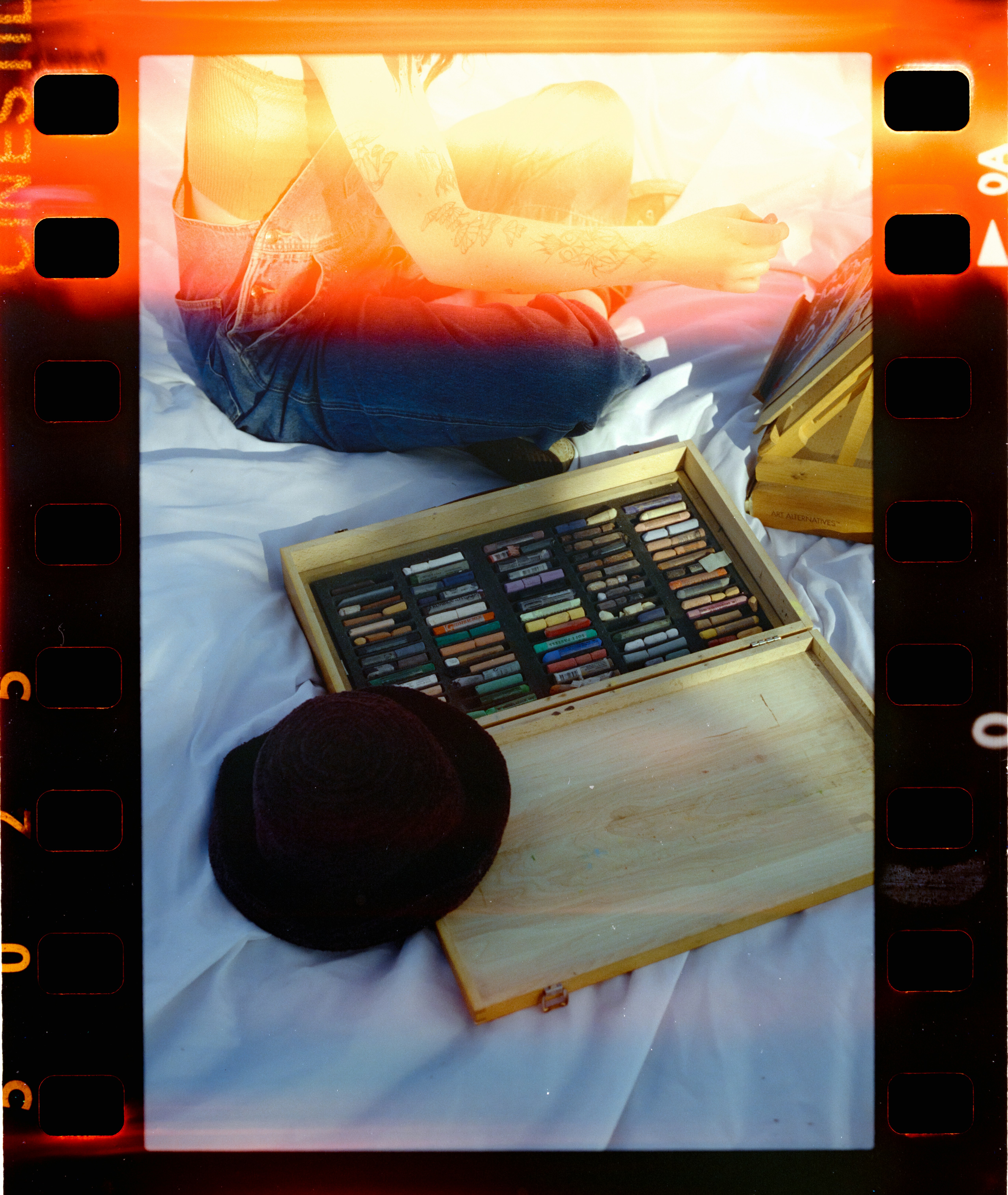 pastel craft supplies, wallpaper, Easy DIY Crafts for Adults: Cheap & Budget-Friendly Ideas 6