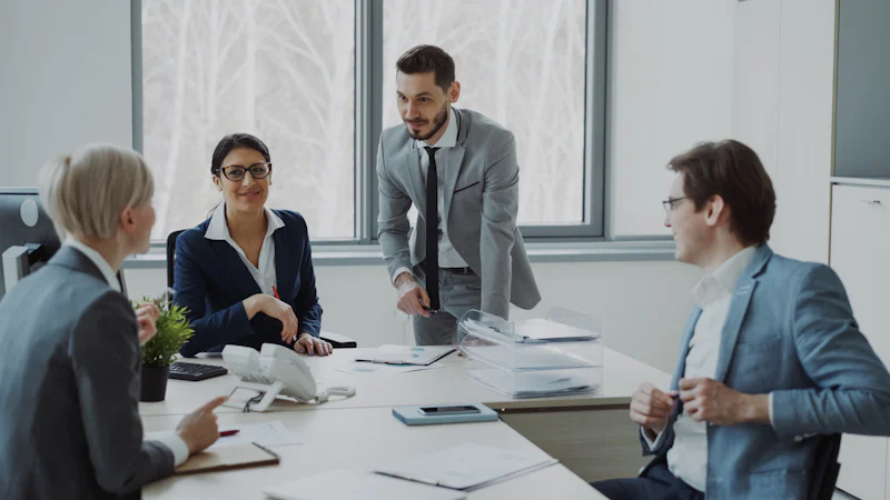 Equipo profesional de Cervialis gestionando afiliaciones corporativas a EPS y seguridad social en Colombia