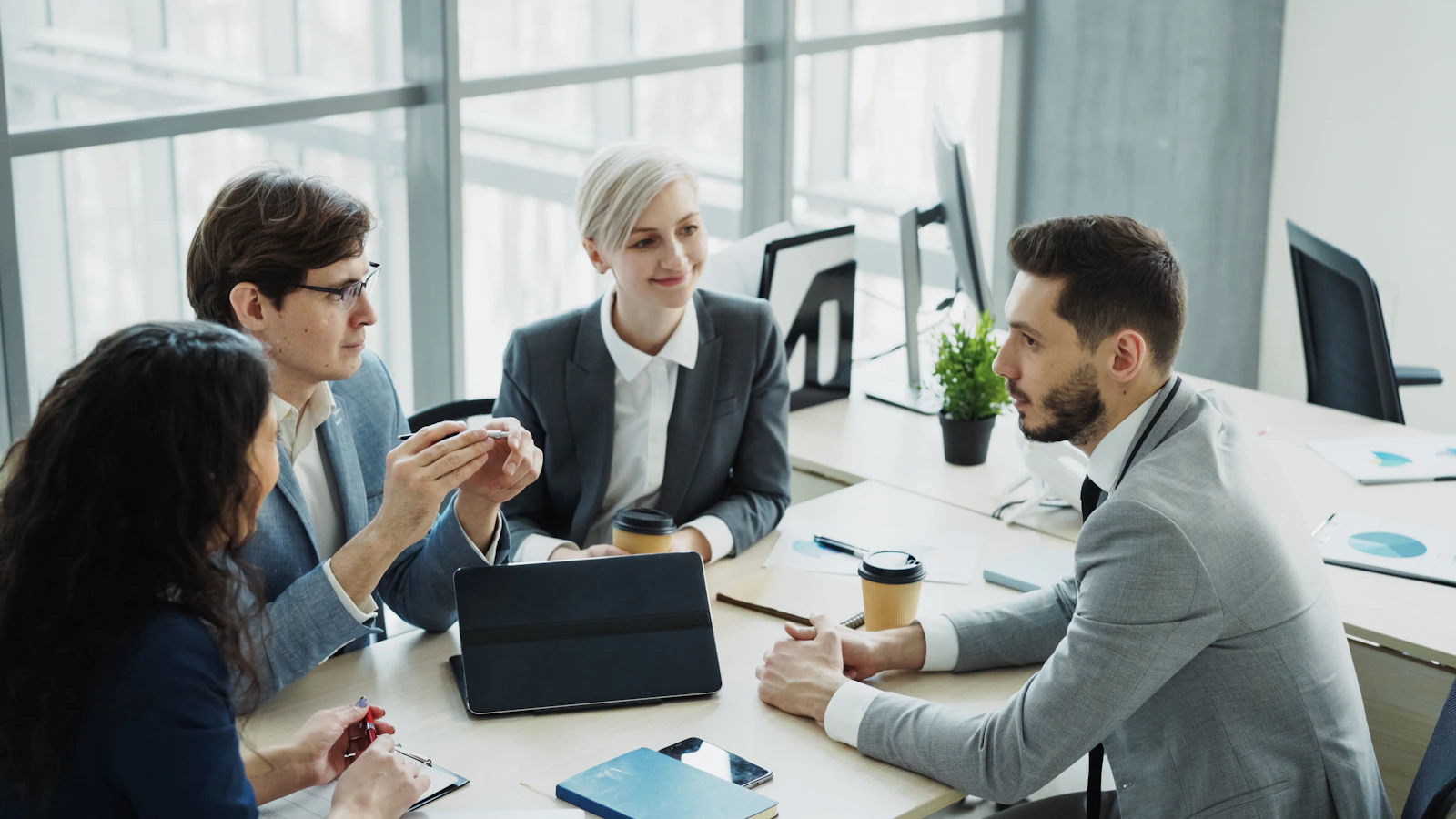 الإمارات تعزز شبكة اتفاقياتها الضريبية