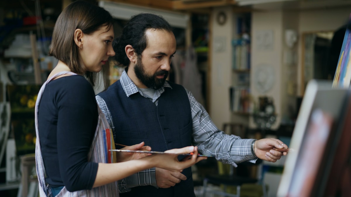 自分に合ったサービスを選ぶ人のイメージ