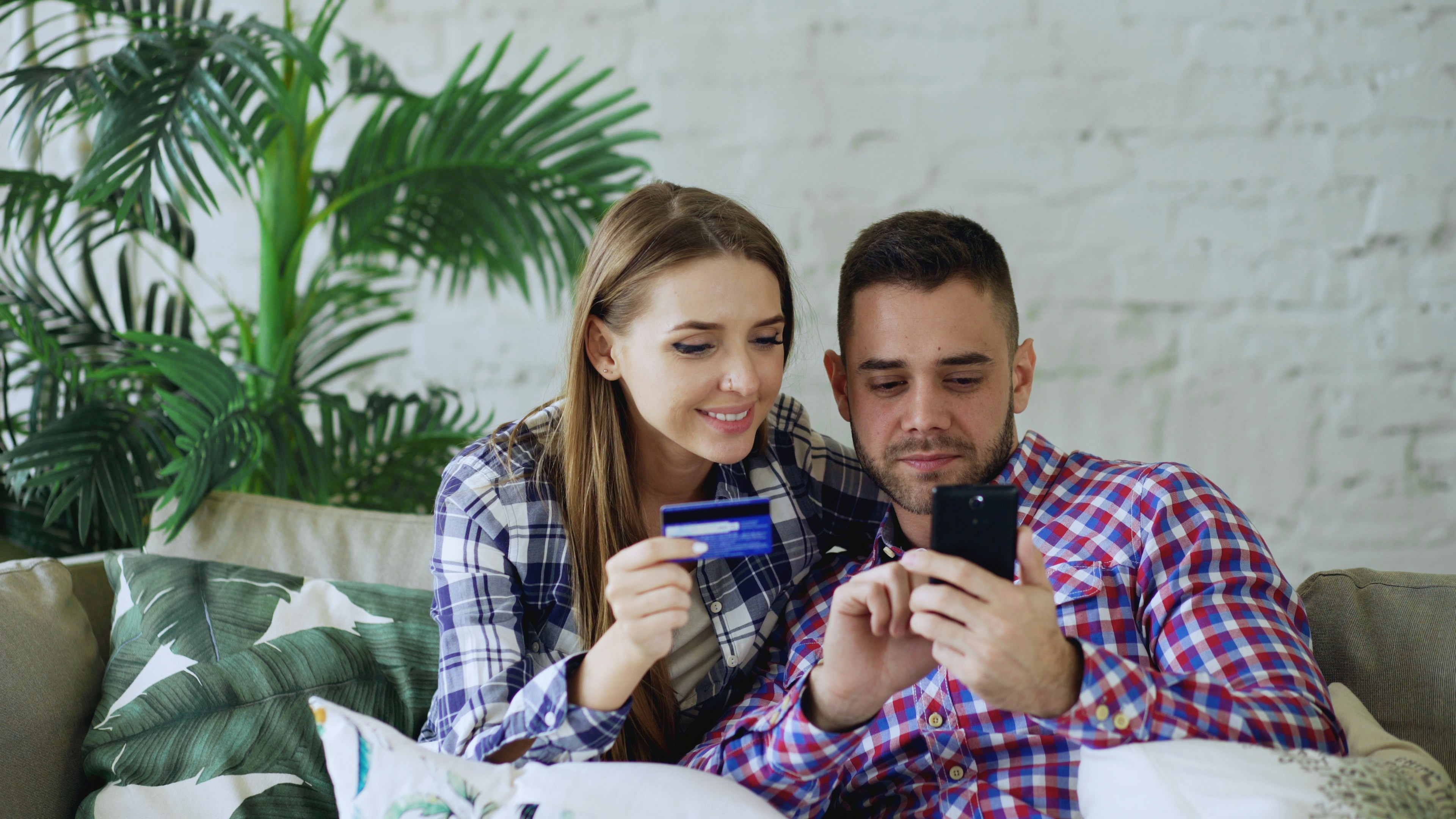Stop Scrolling, Start Loving: How Comparing Your Relationship to Others Is Quietly Wrecking It