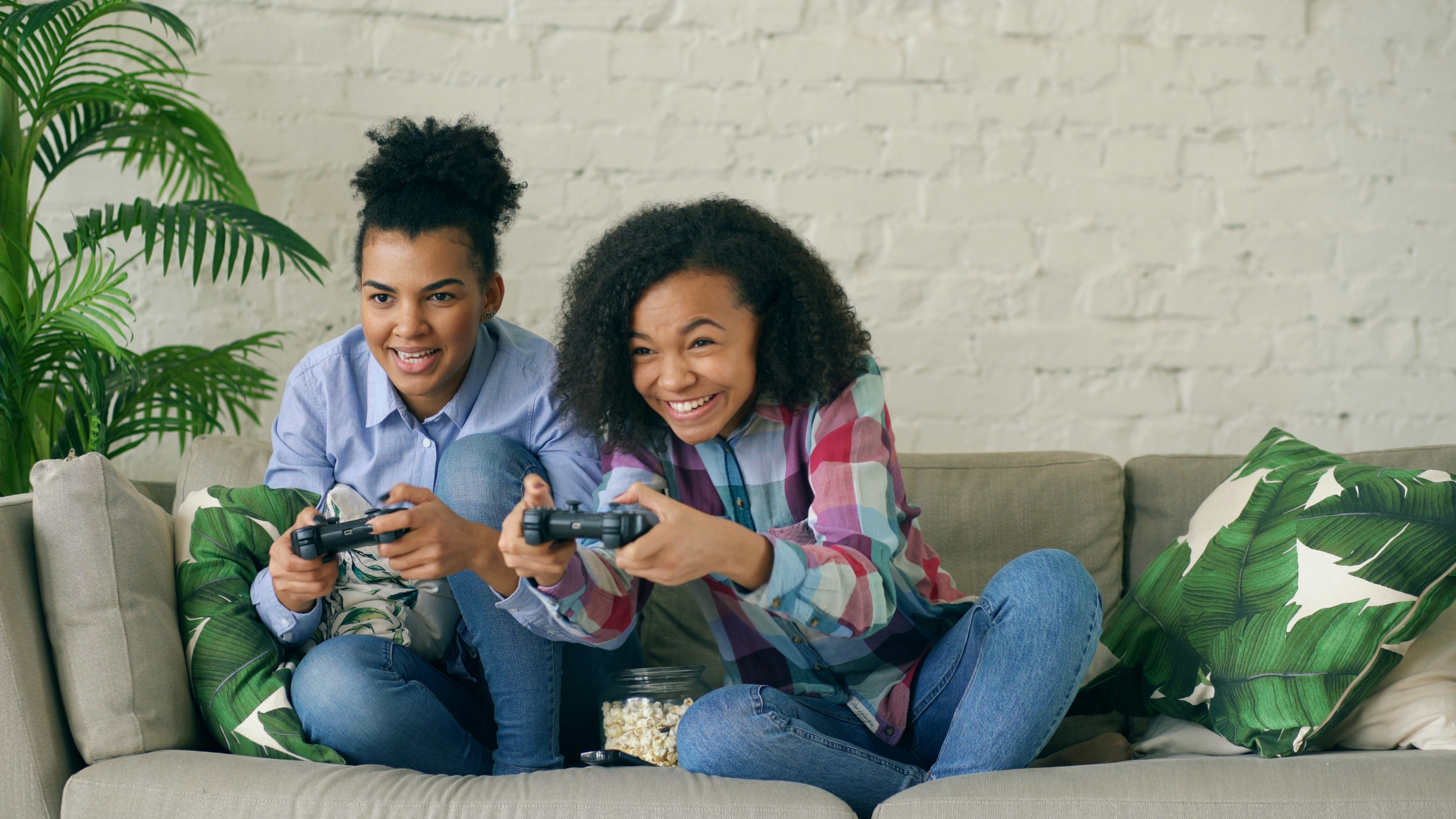 When Your Gaming Crew Can't Agree on Anything: A Survival Guide for Mismatched Players