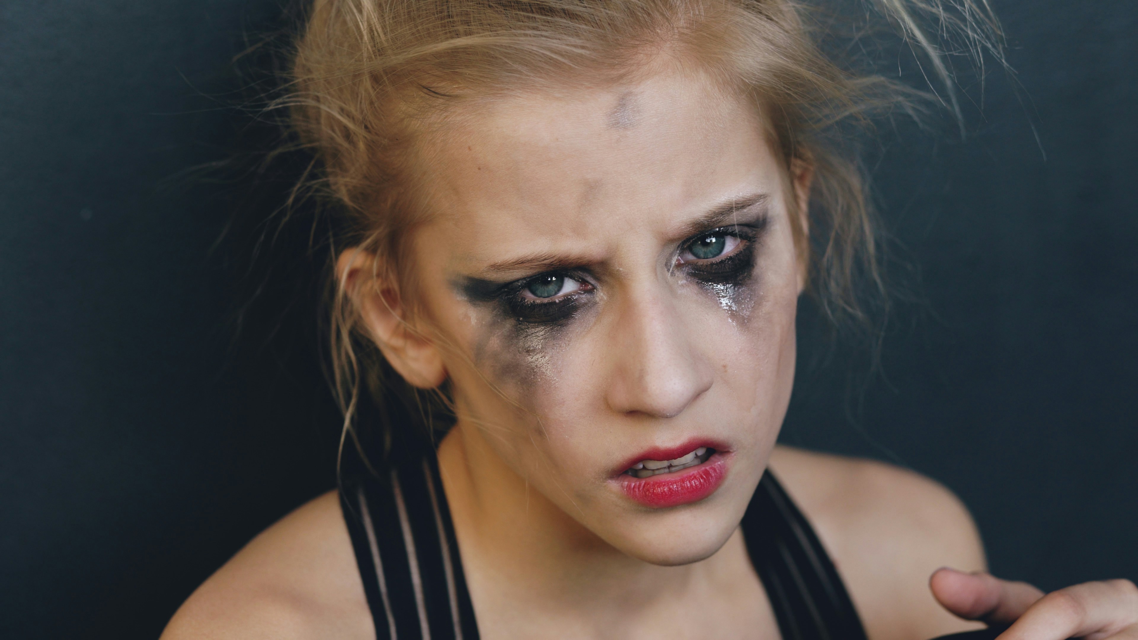 Teen dies just 3 hours after being ‘sextorted’ as nefarious international groups like 764 target US kids: ‘It’s 100% murder’