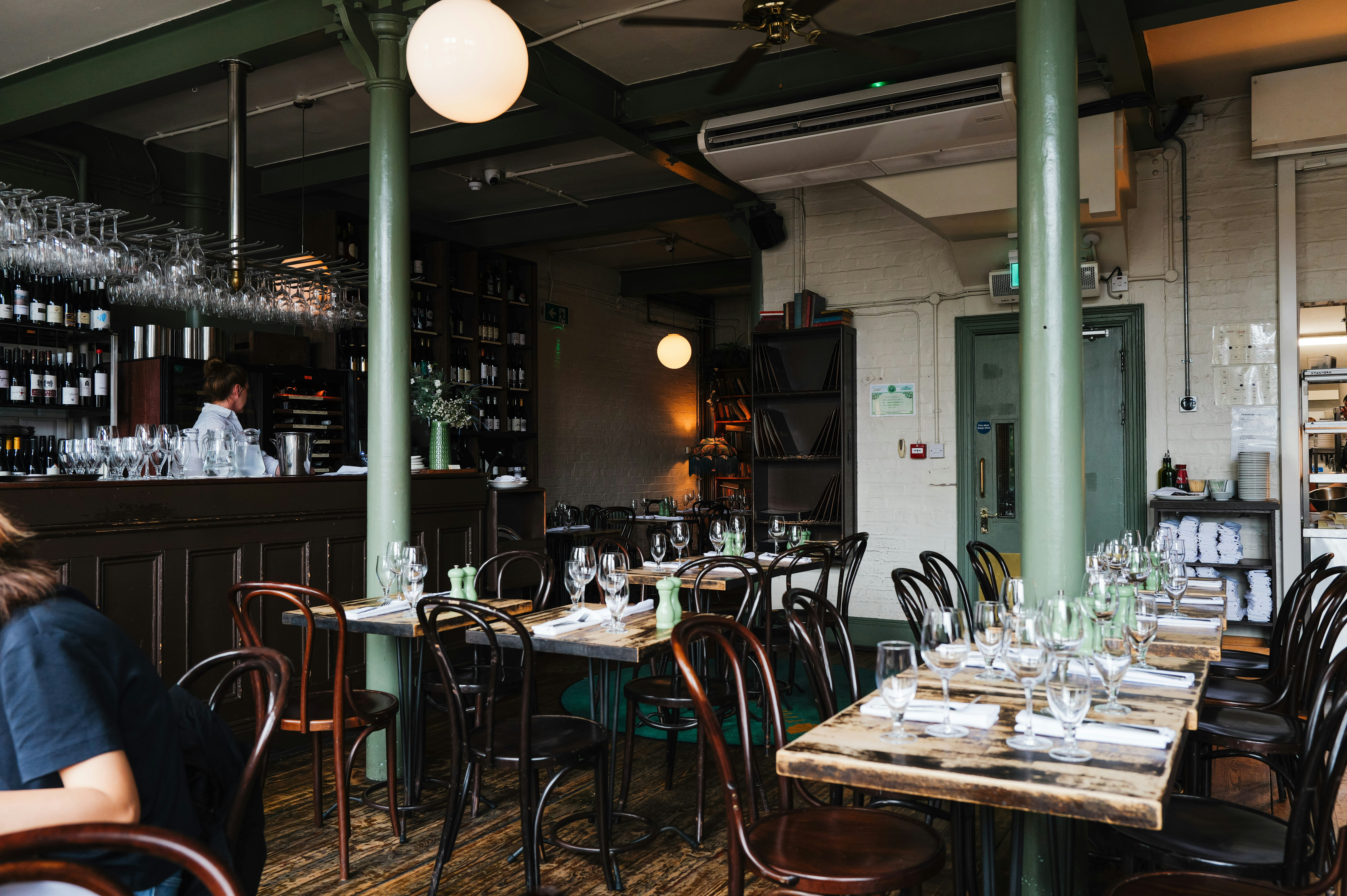 Photo by adrienolichon