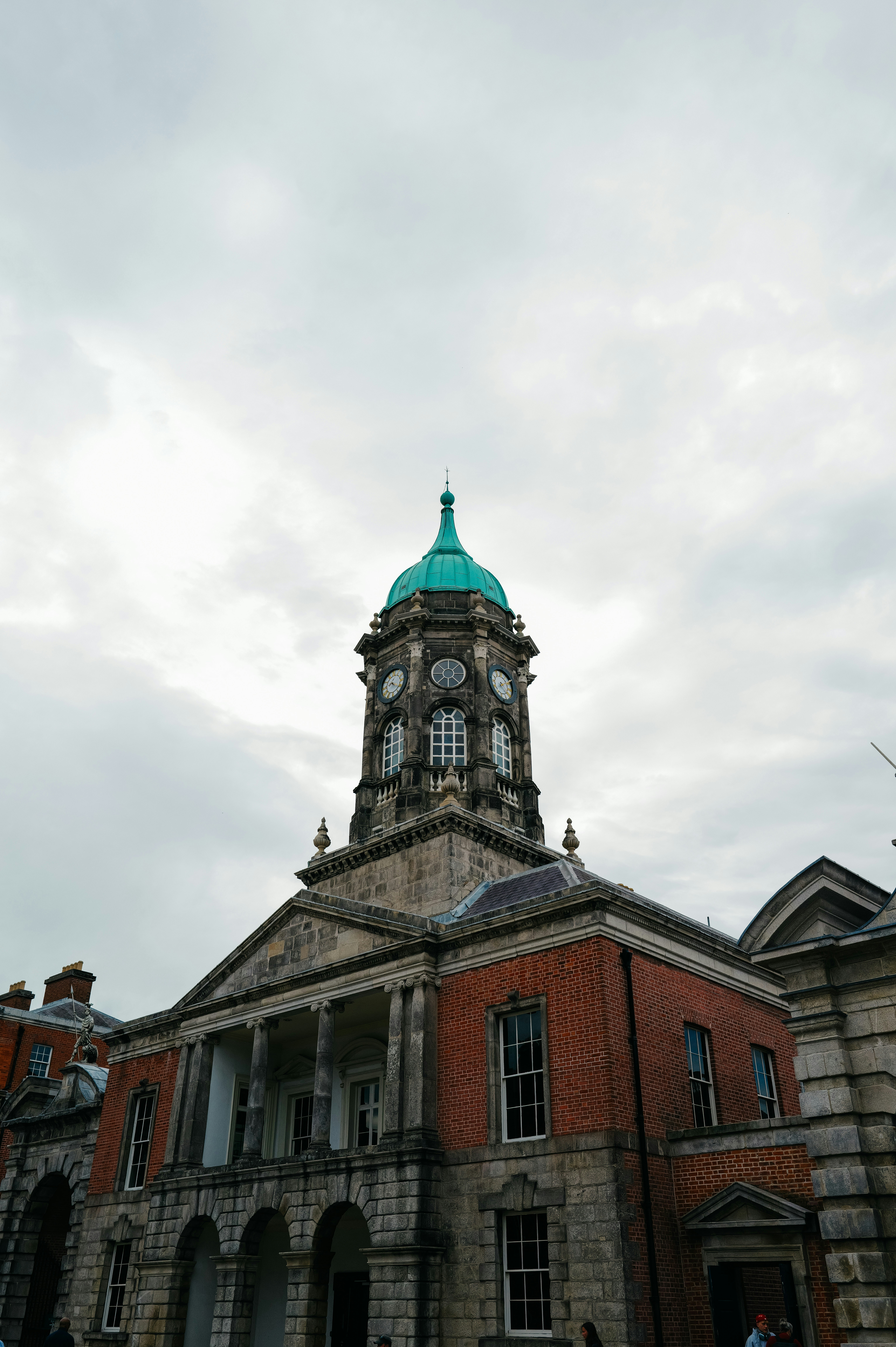 Photo by adrienolichon