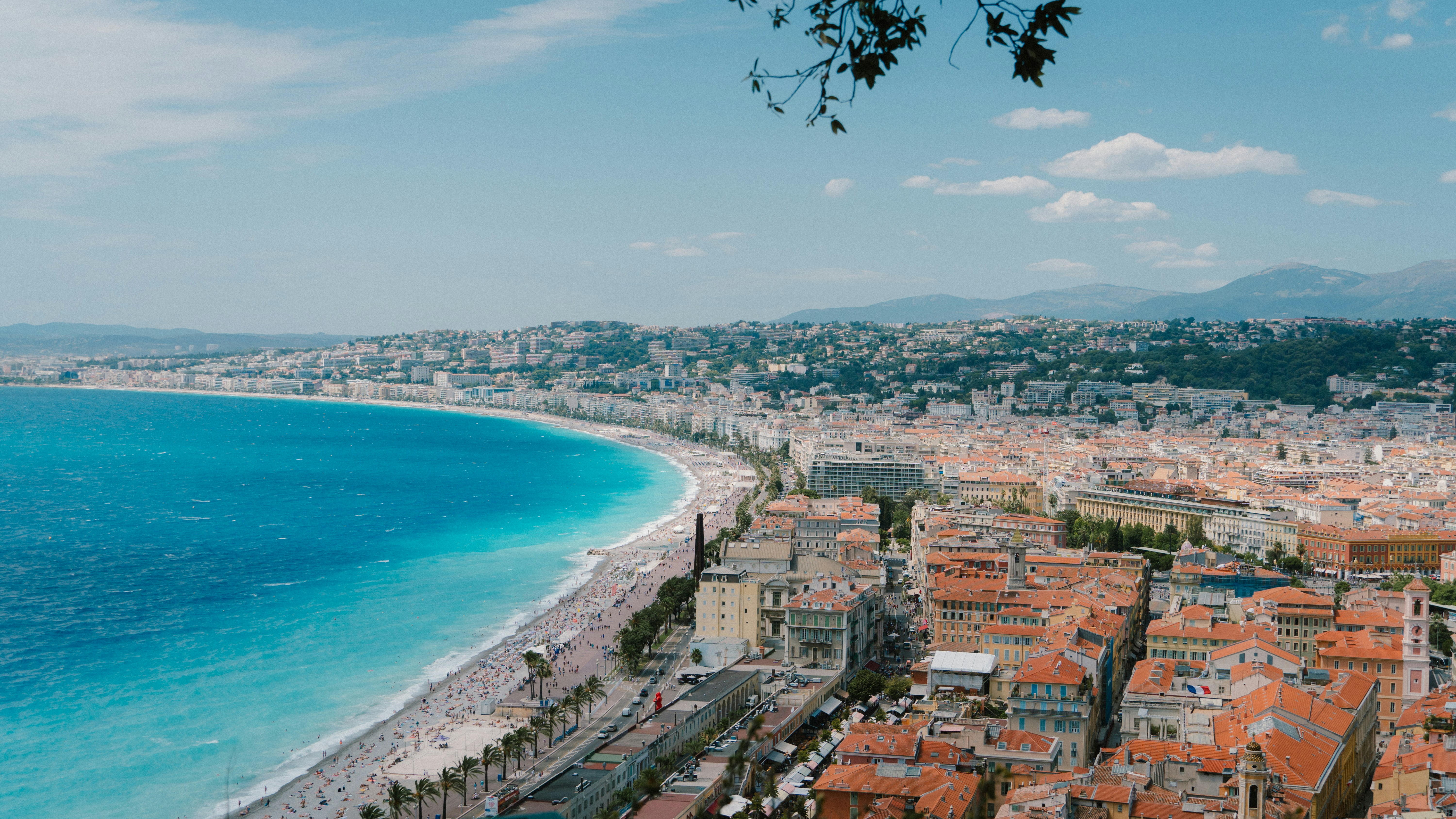 Photo by alexghiurau