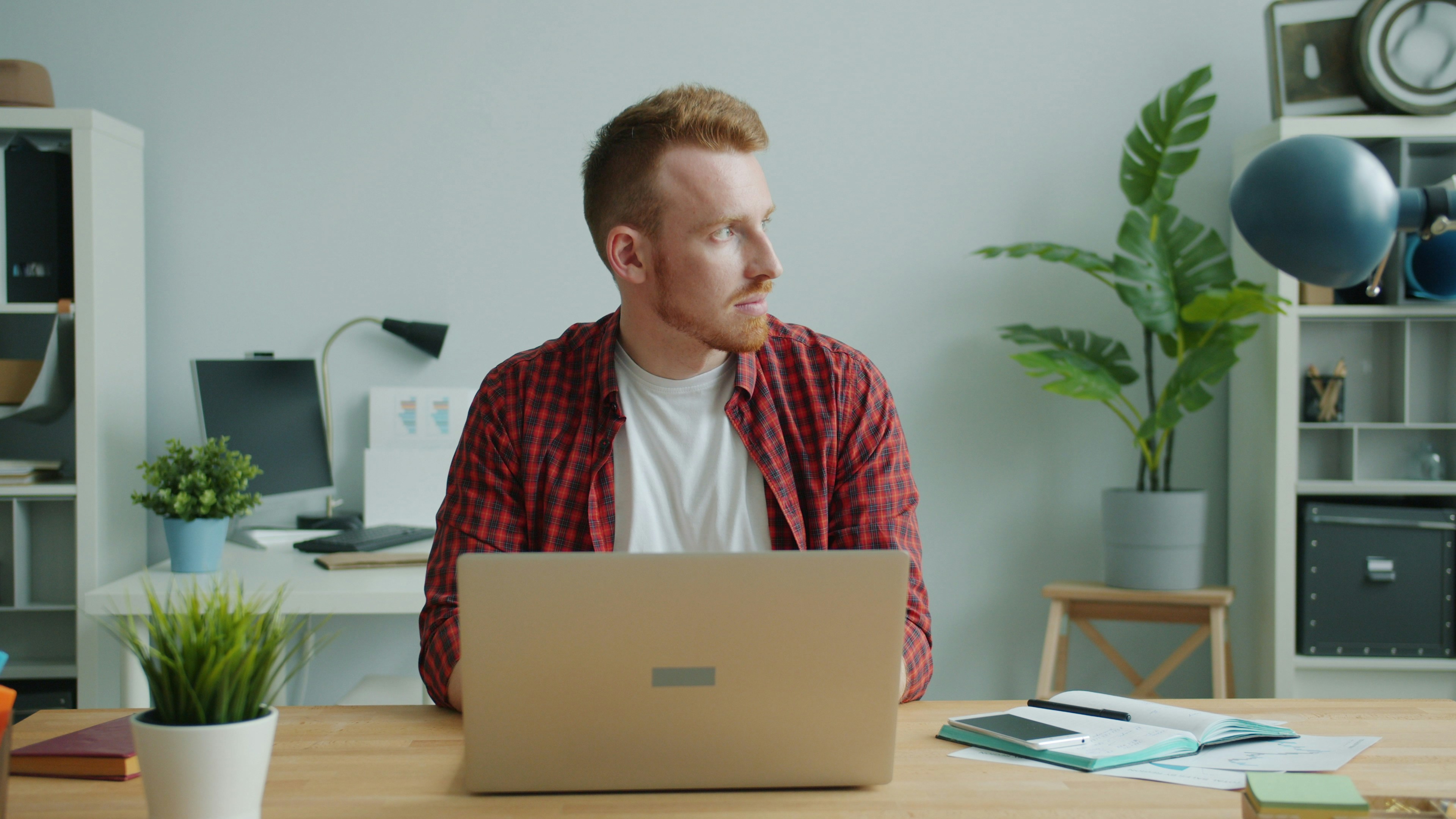 Beyond the Laptop: The Hidden Competencies That Determine Who Thrives in a Distributed Workforce