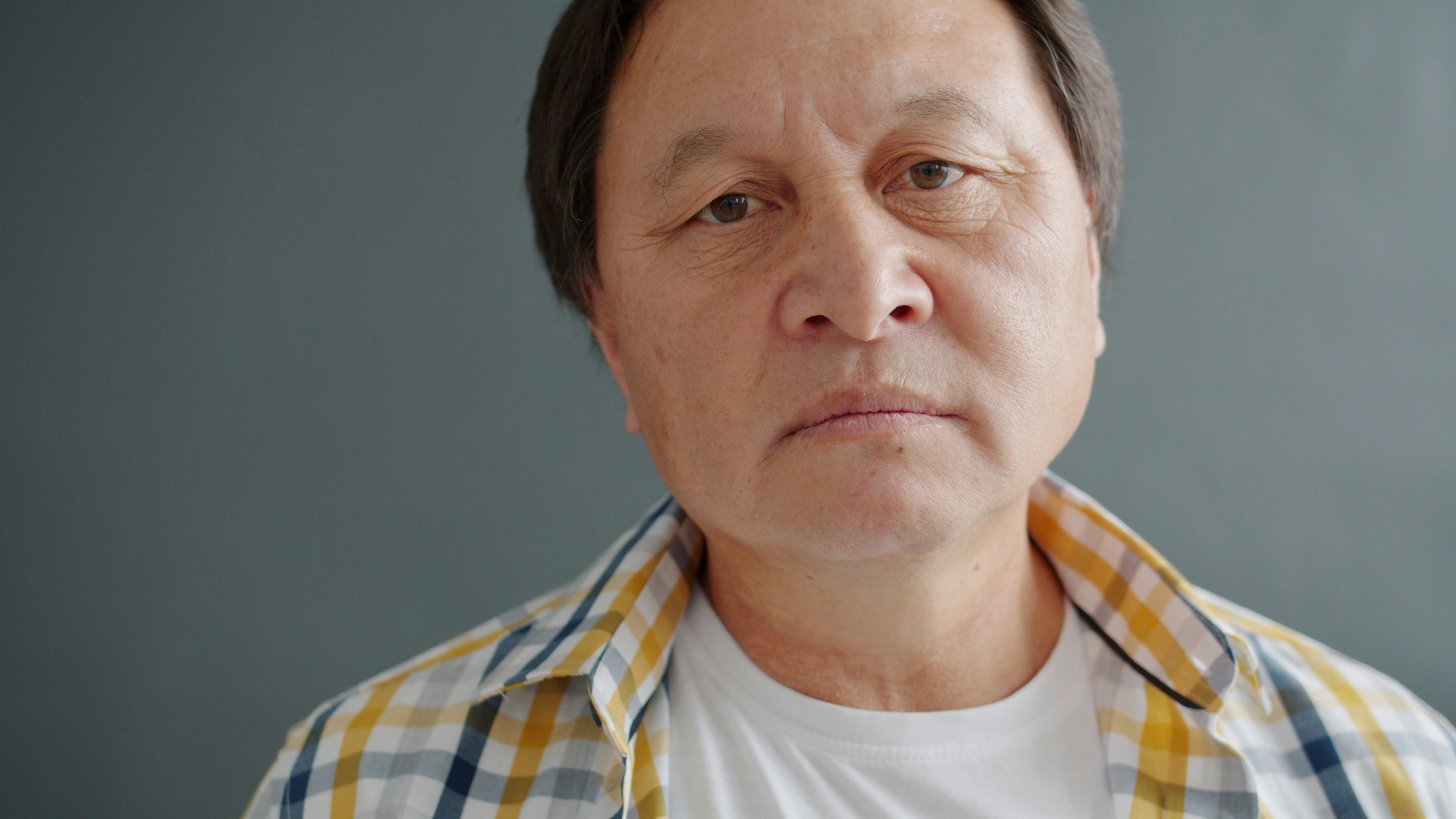 親愛的陌生人 - 你需要的不見得都被給予
但對方需要時你總是存在

擺一面鏡子
期盼著能看見其中的映像