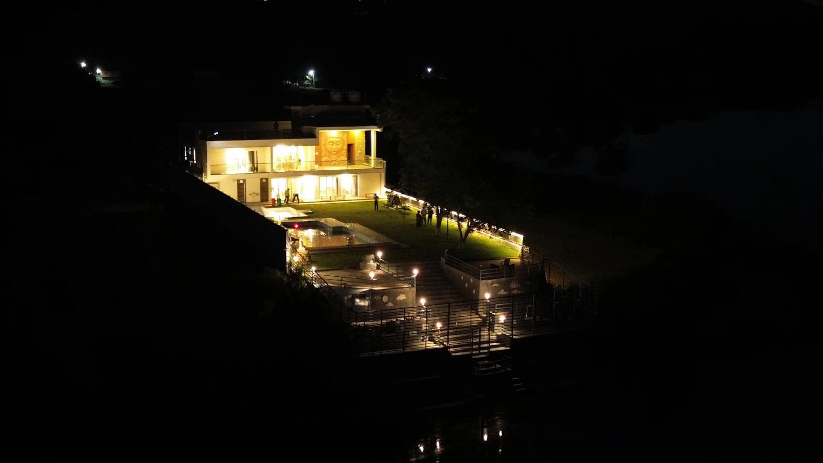 giao khoán vận hành villa