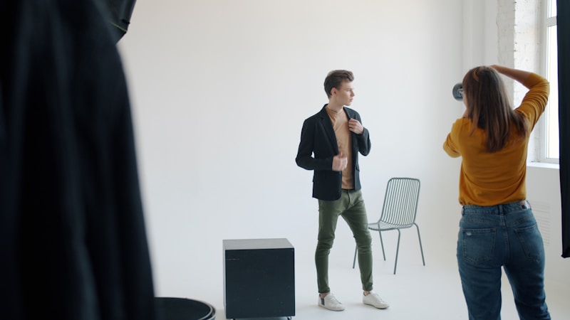 Posado elegante en estudio