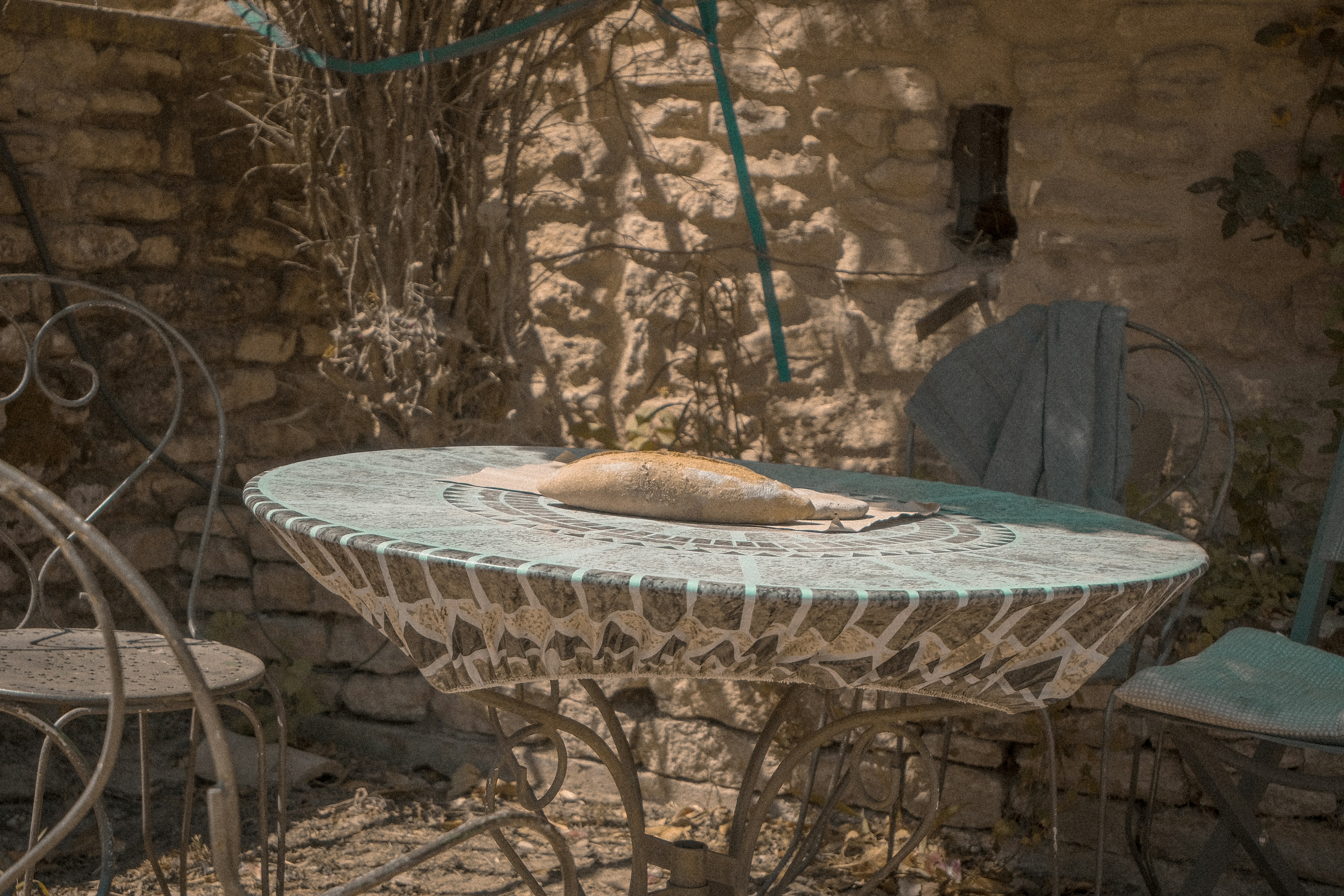 french country kitchen, wallpaper, French Country Kitchen Island Ideas 2