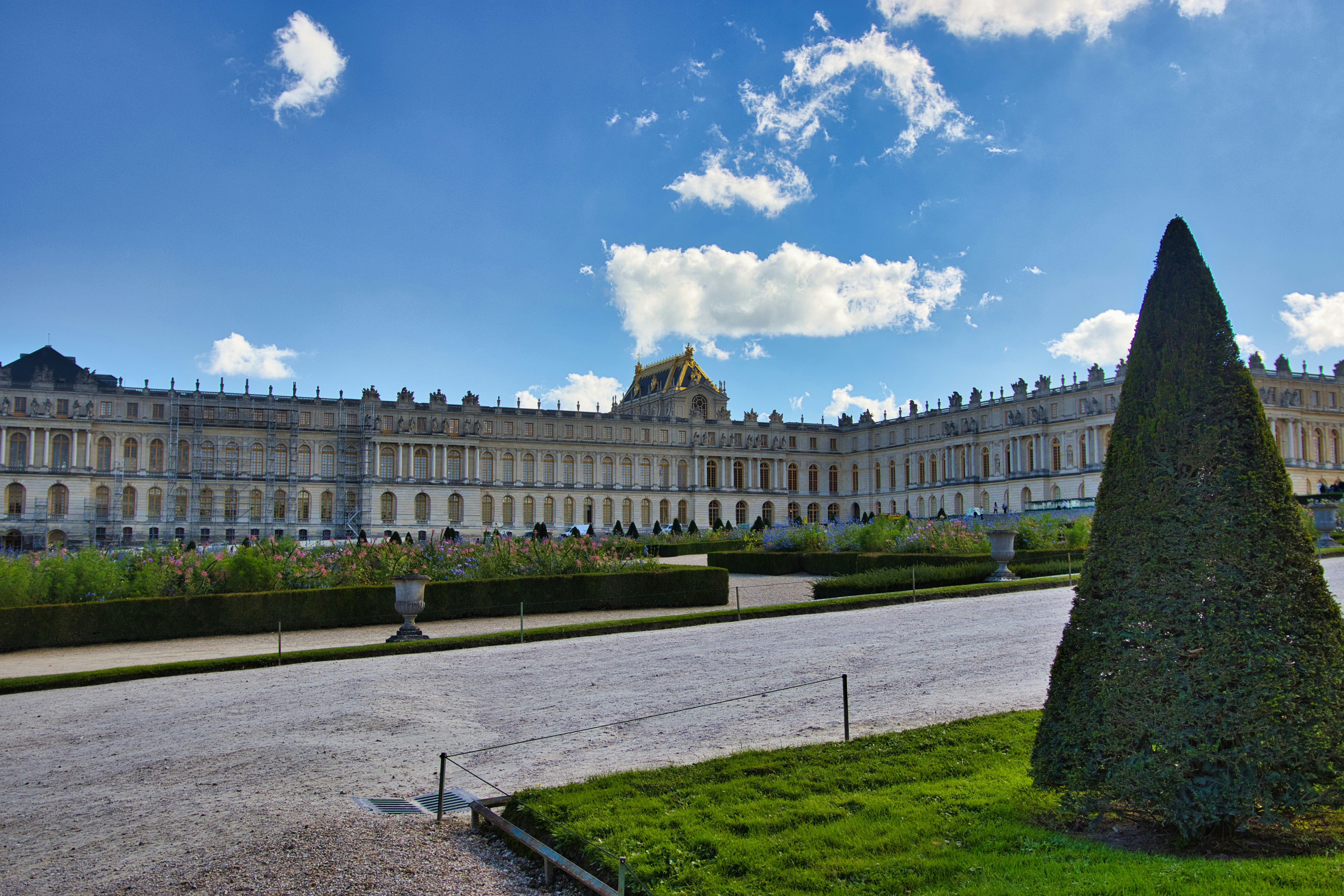 Kemegahan Versailles: Menjelajahi Istana yang Menginspirasi Dunia