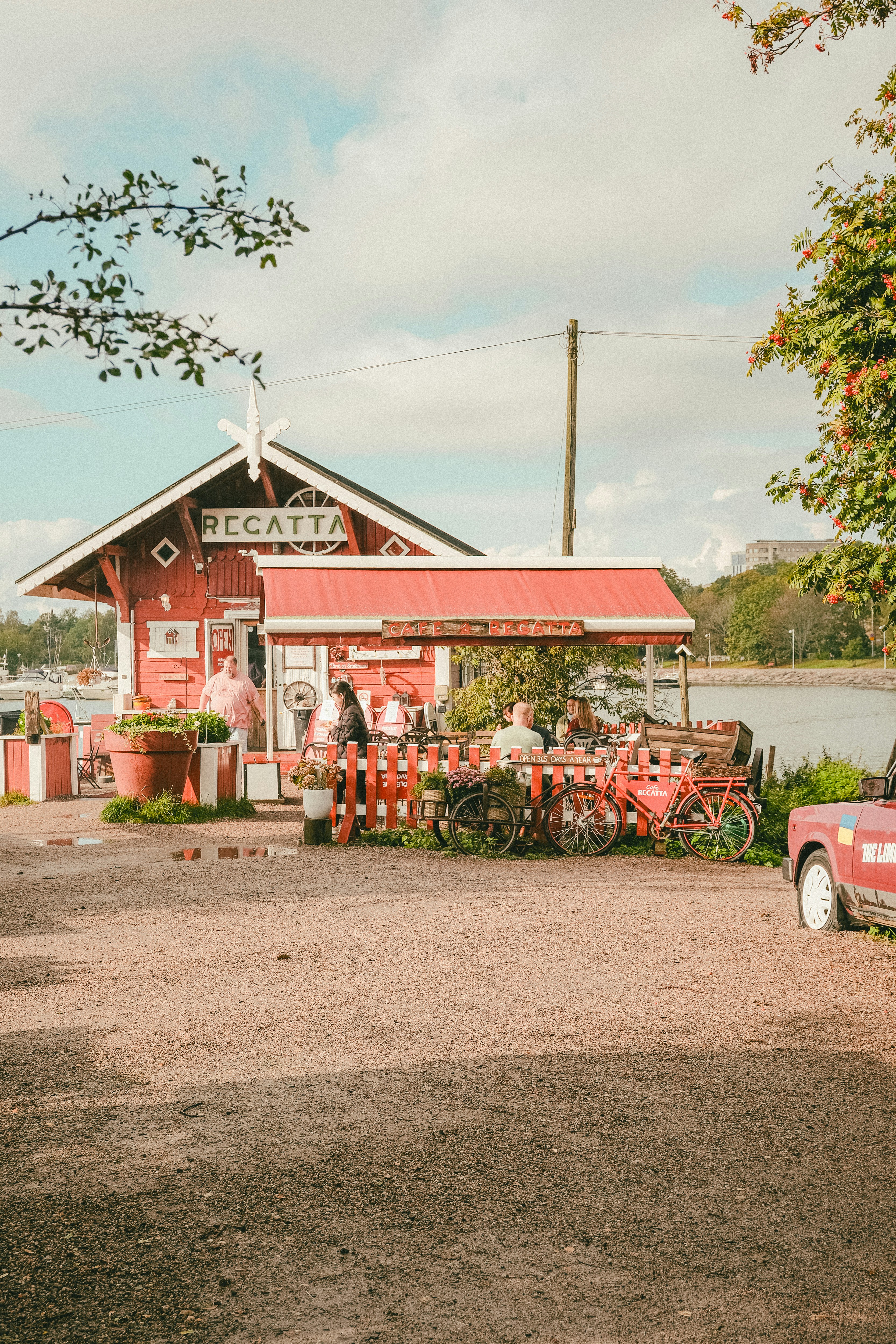 Photo by itsaroadmap