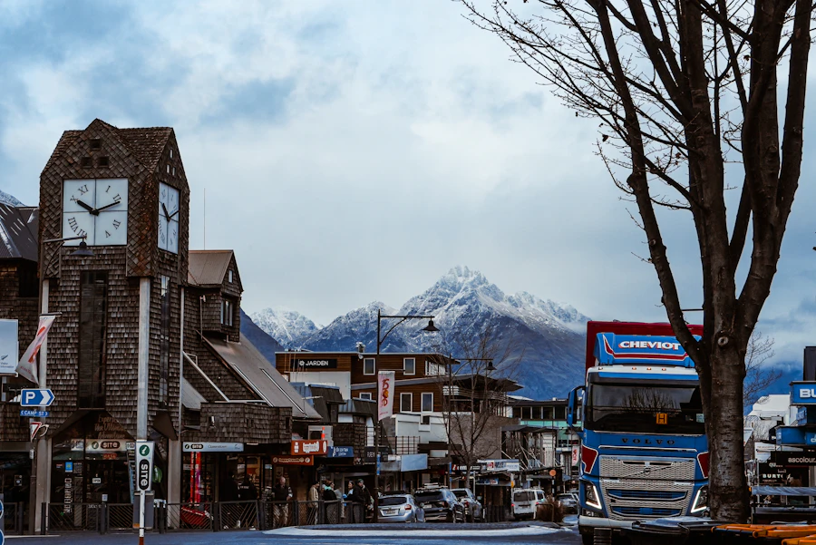 皇后鎮冬季夜市的燈光和美食
