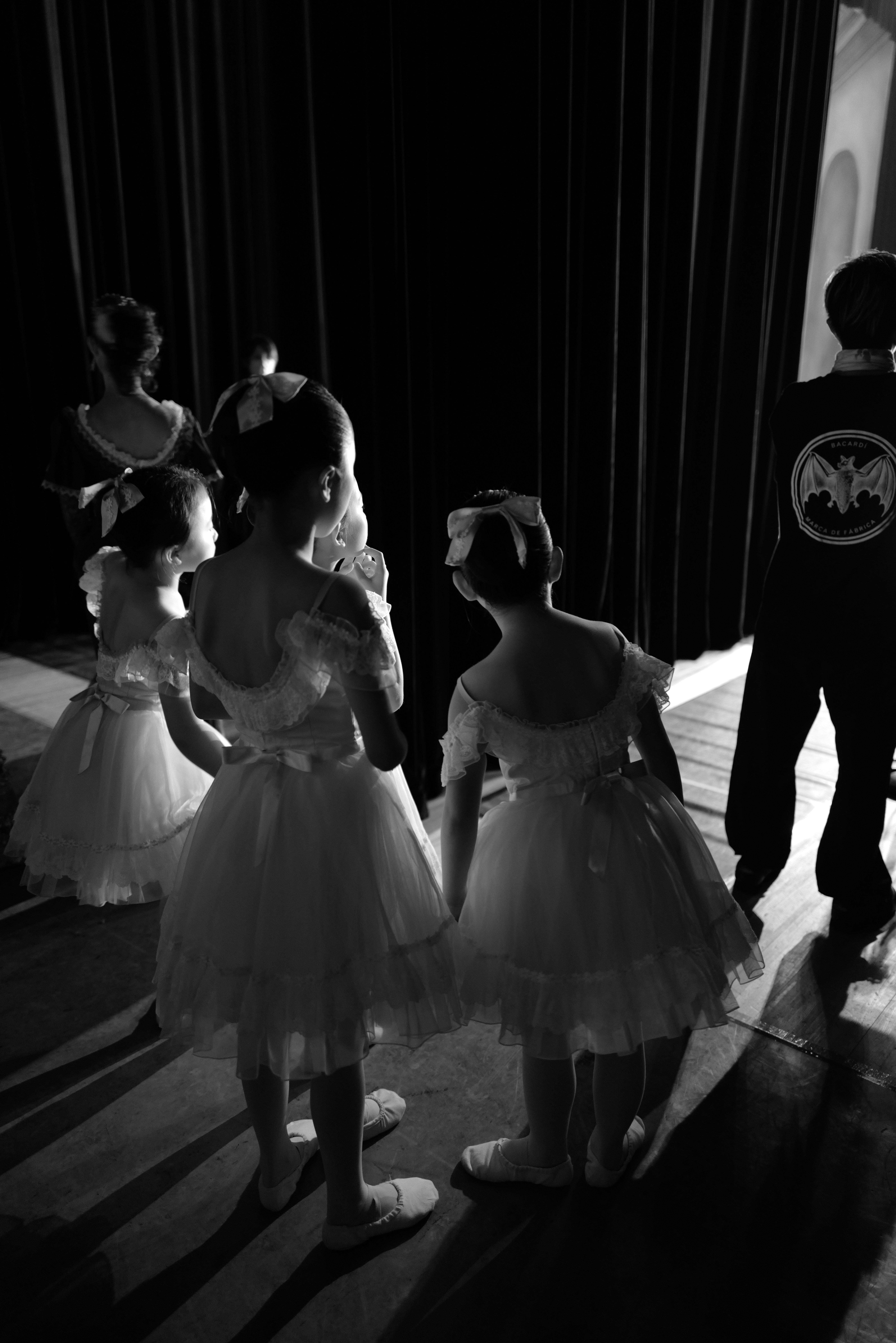 Advanced Stagecraft for Hybrid Talks in 2026: Mixing, Lighting, and the Art of the Encore