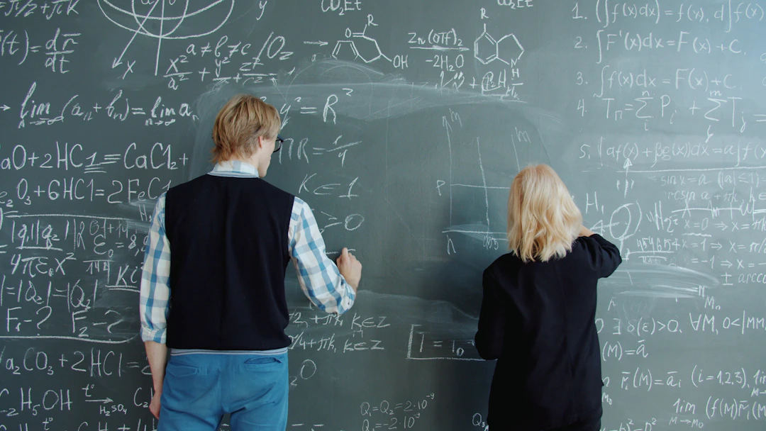 Applied Mathematics: How often should classes take place?