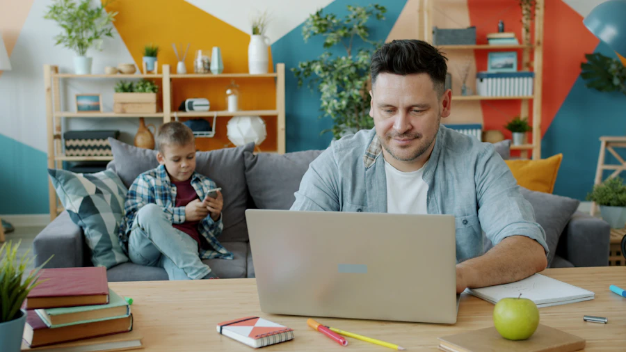 Padre e hijo usando dispositivos conectados a internet en casa