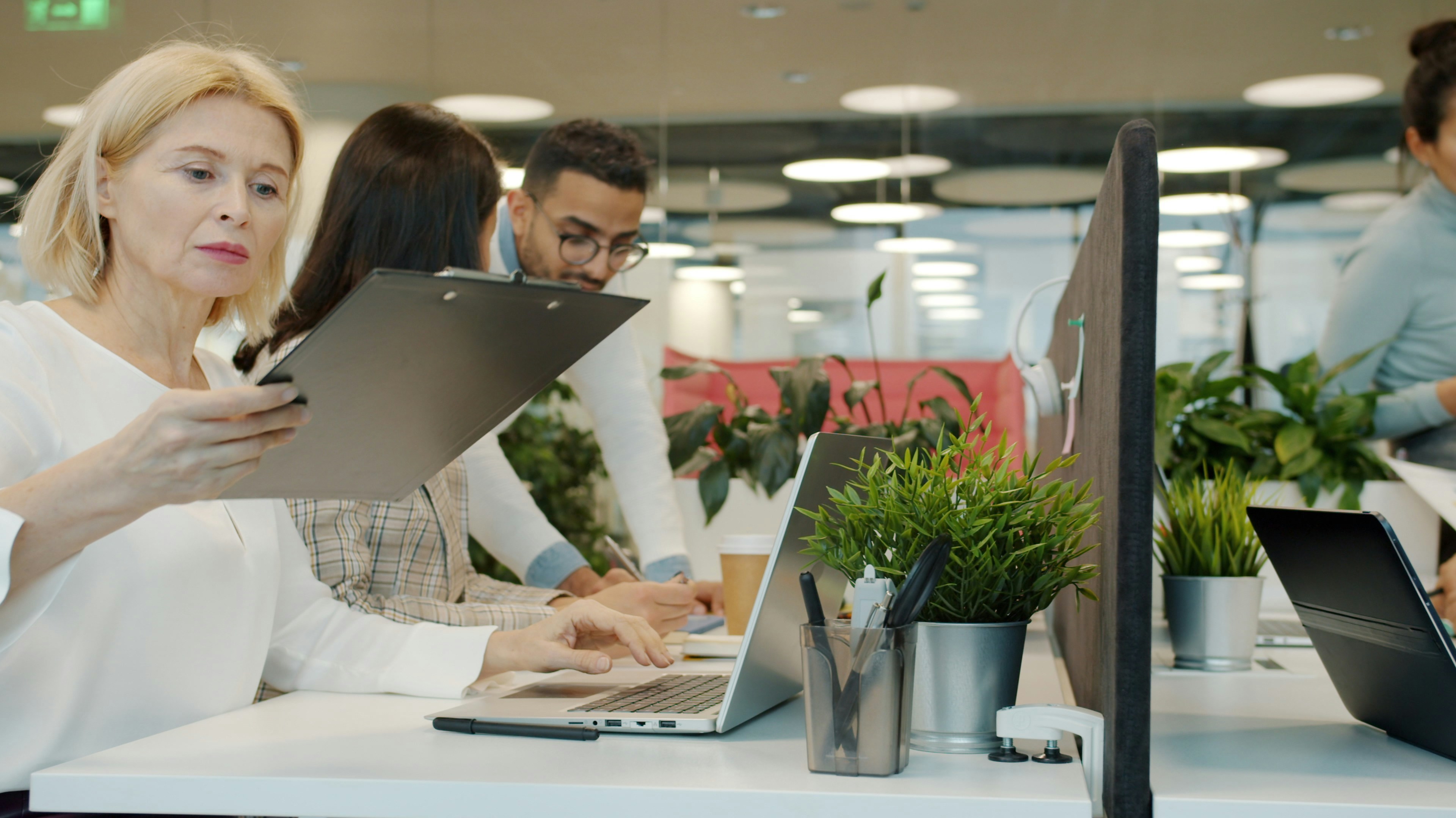 Choosing Your Distributed Stack: A 2024 Platform Comparison Guide for Enterprise IT Teams