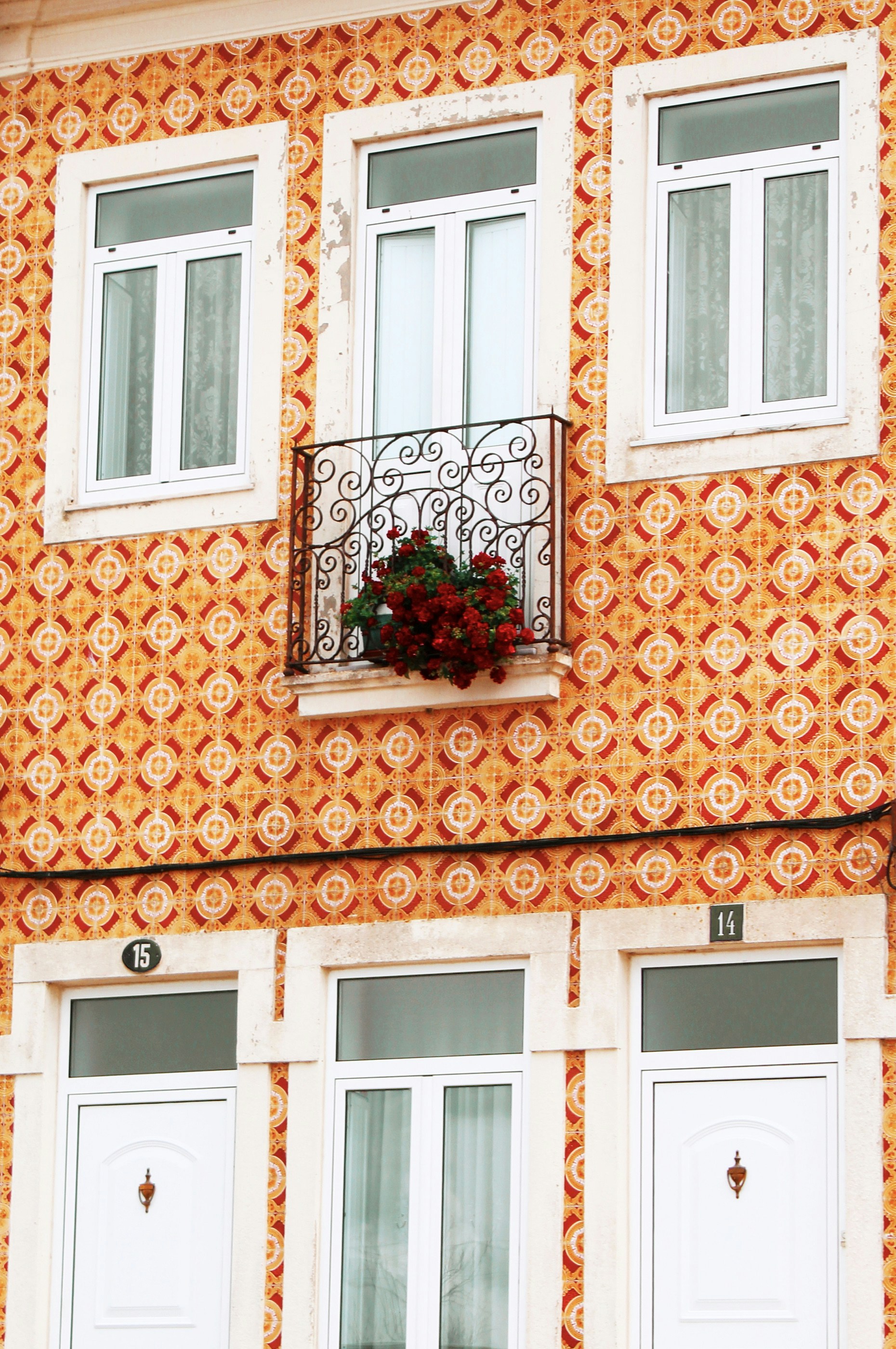 small balcony wallpaper, wallpaper, Eclectic Balcony Ideas for Small Spaces 5