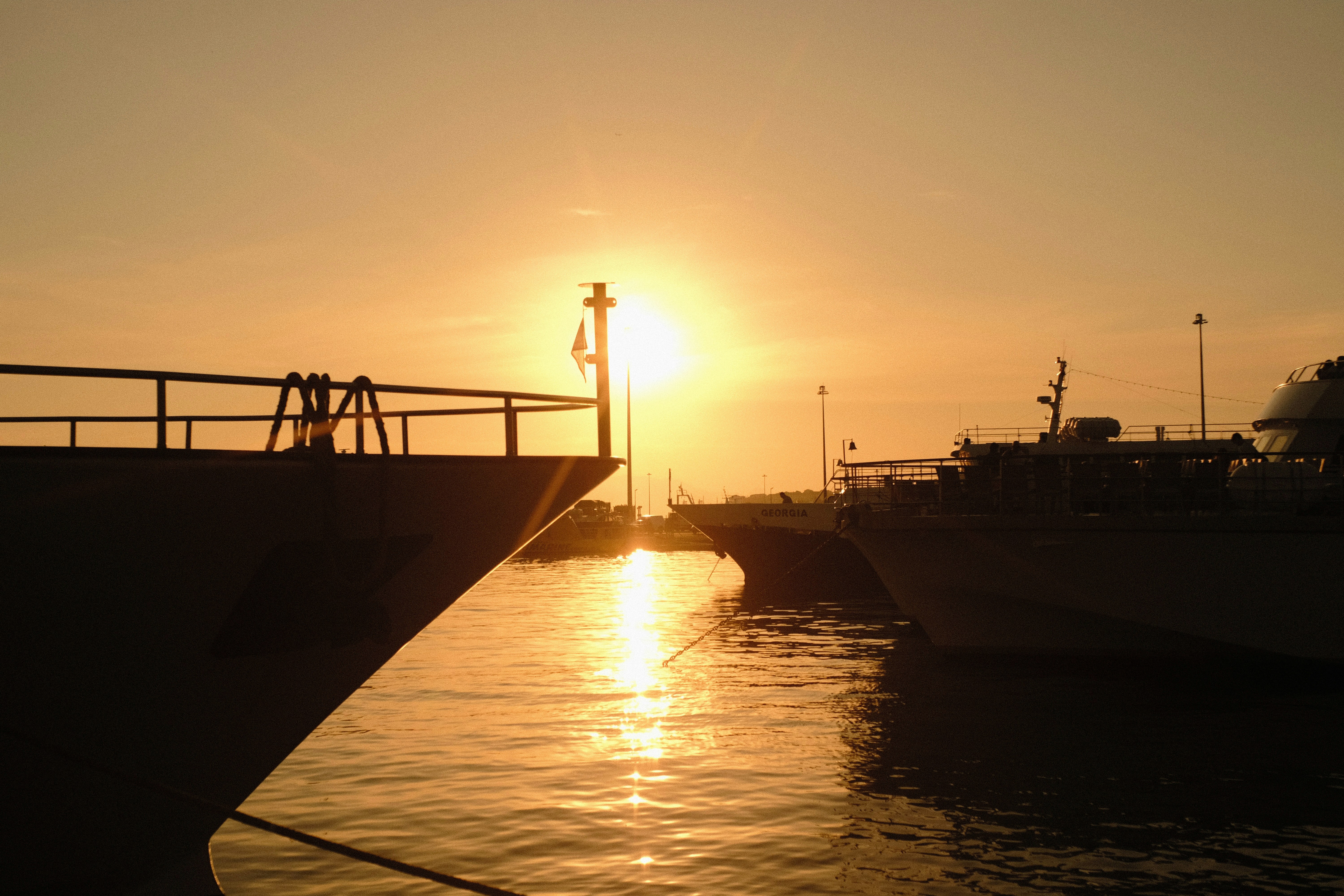 Photo by razvannfaur