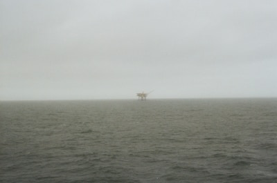 Marine and seawater-handling systems (selected grades such as Alloy 400/625)
