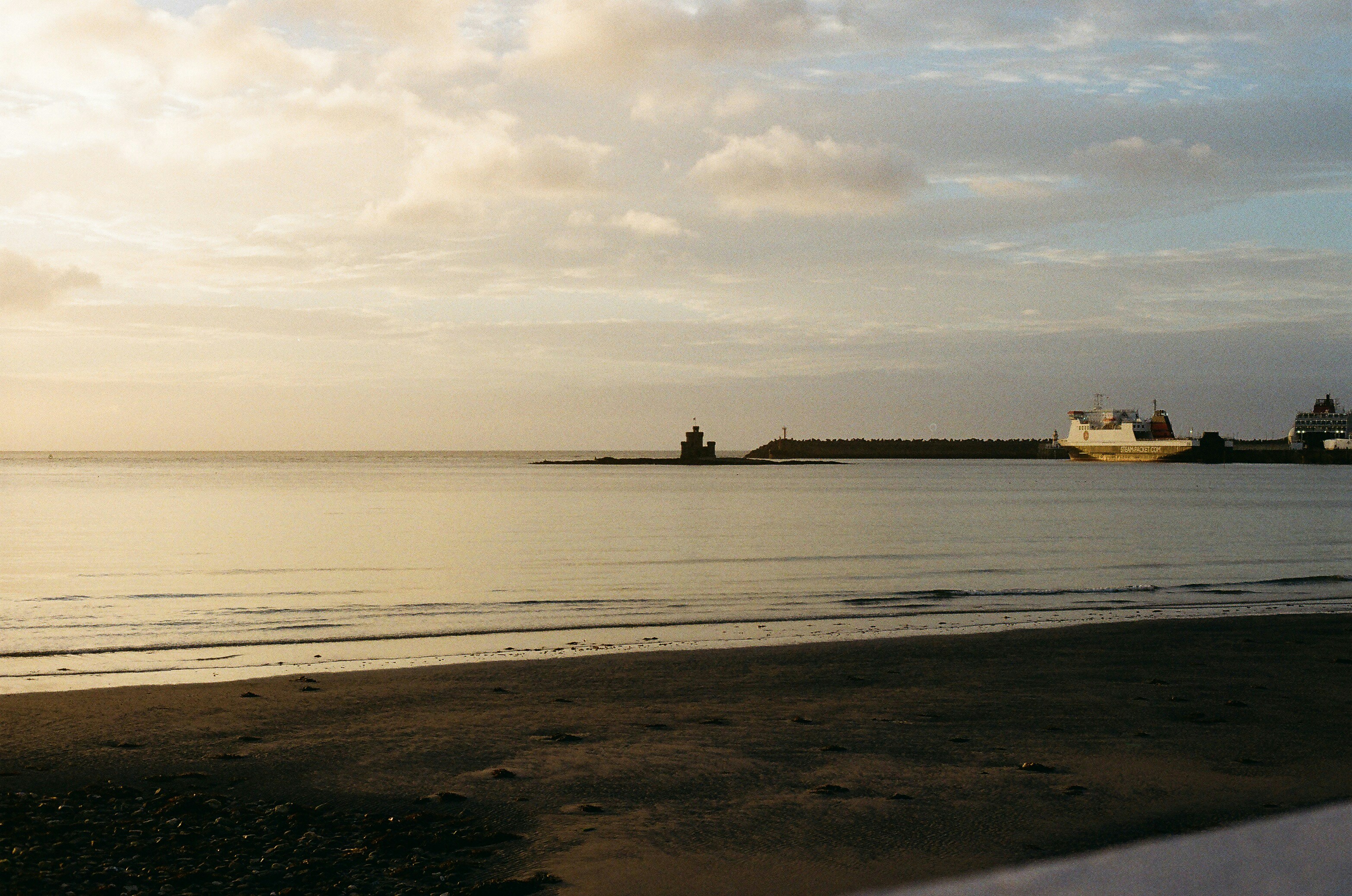 Broughty Ferry Harbour Beach view 3