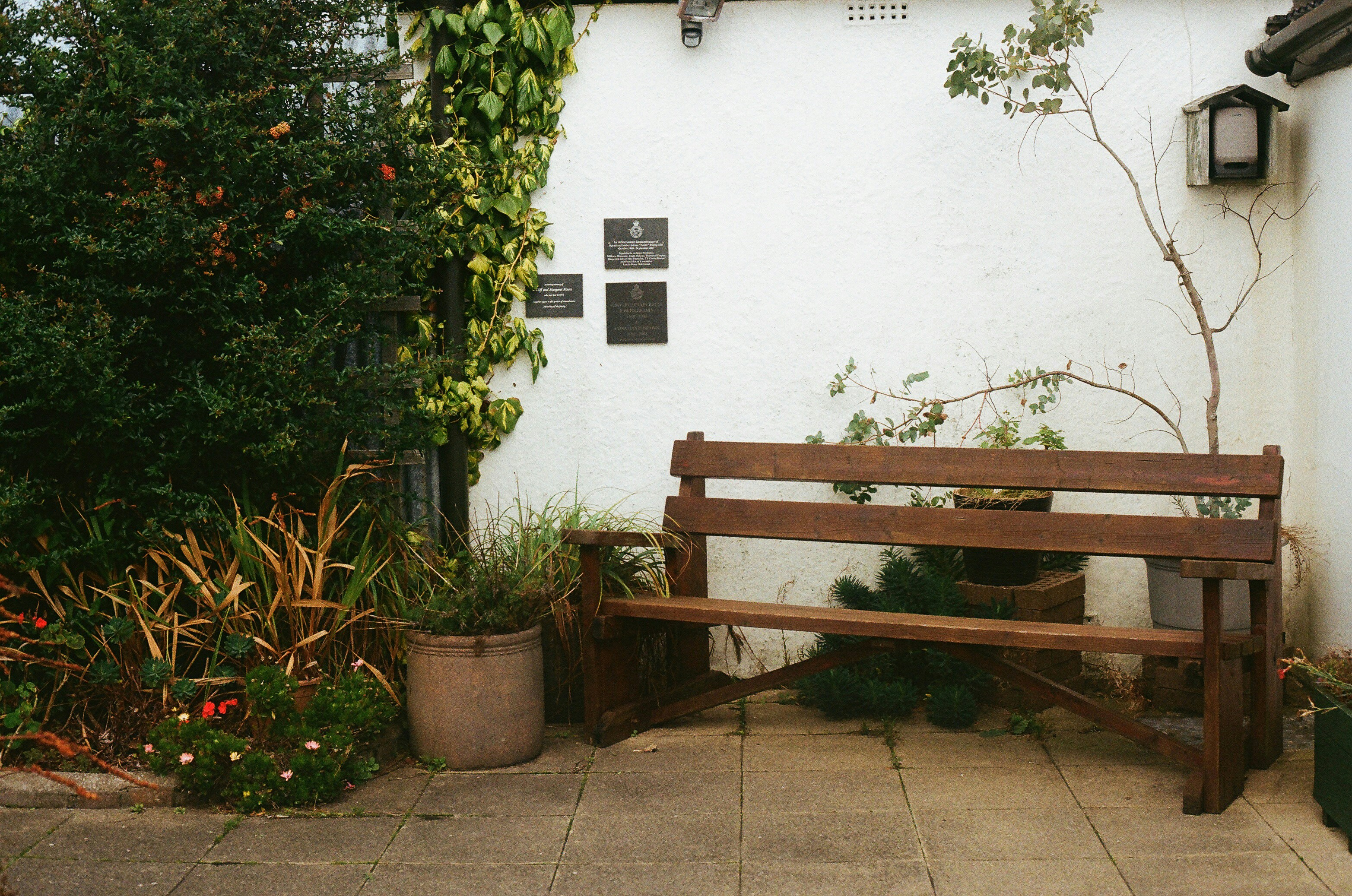 corner bench outdoor