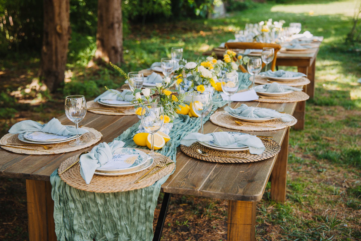 Langer Esstisch für 8 Personen – Festtafel-Atmosphäre