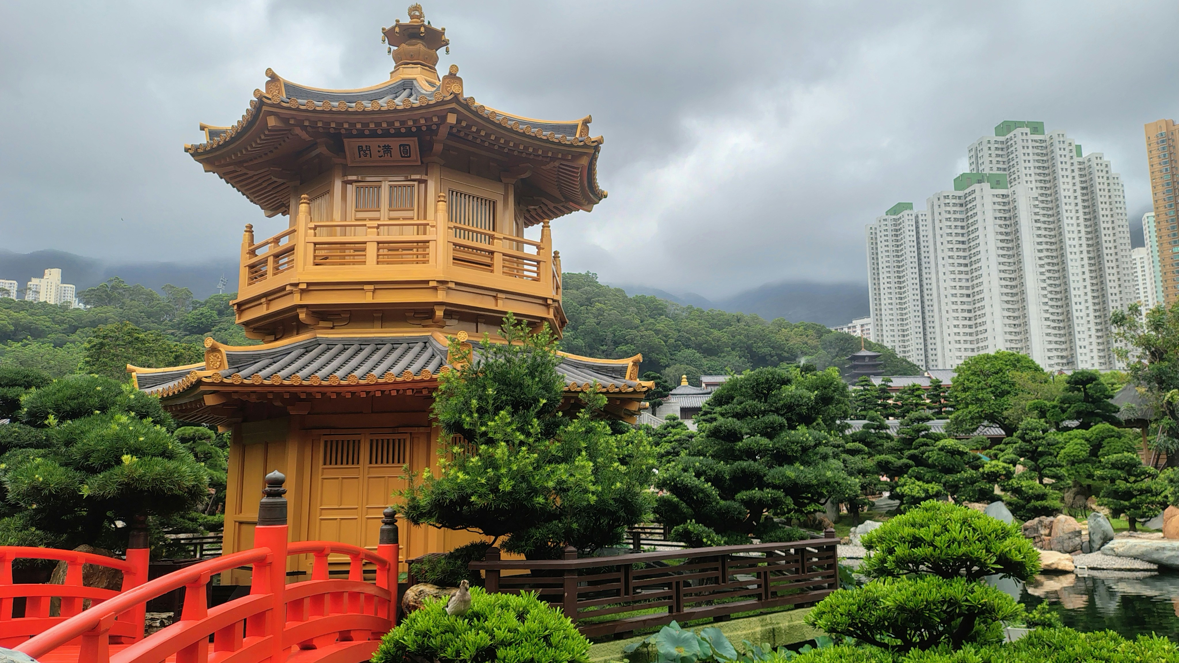 Sik Sik Yuen Wong Tai Sin Temple: Menjelajahi Keajaiban Spiritual Hong Kong