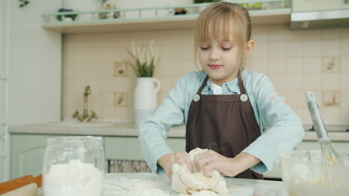 When can my child start using real knives and kitchen tools?