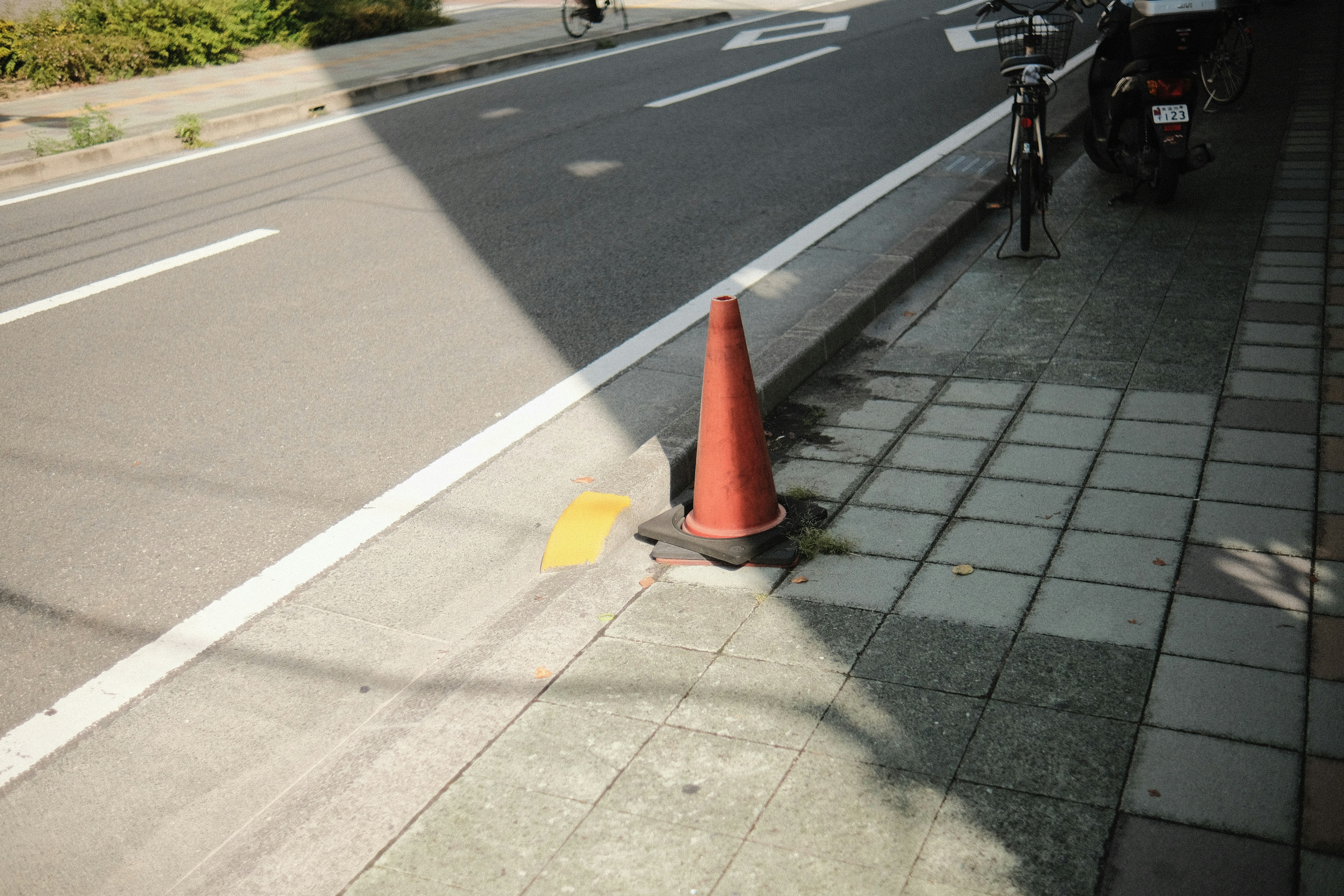 Choosing the Right Phone Plan for Roadside Assistance Needs