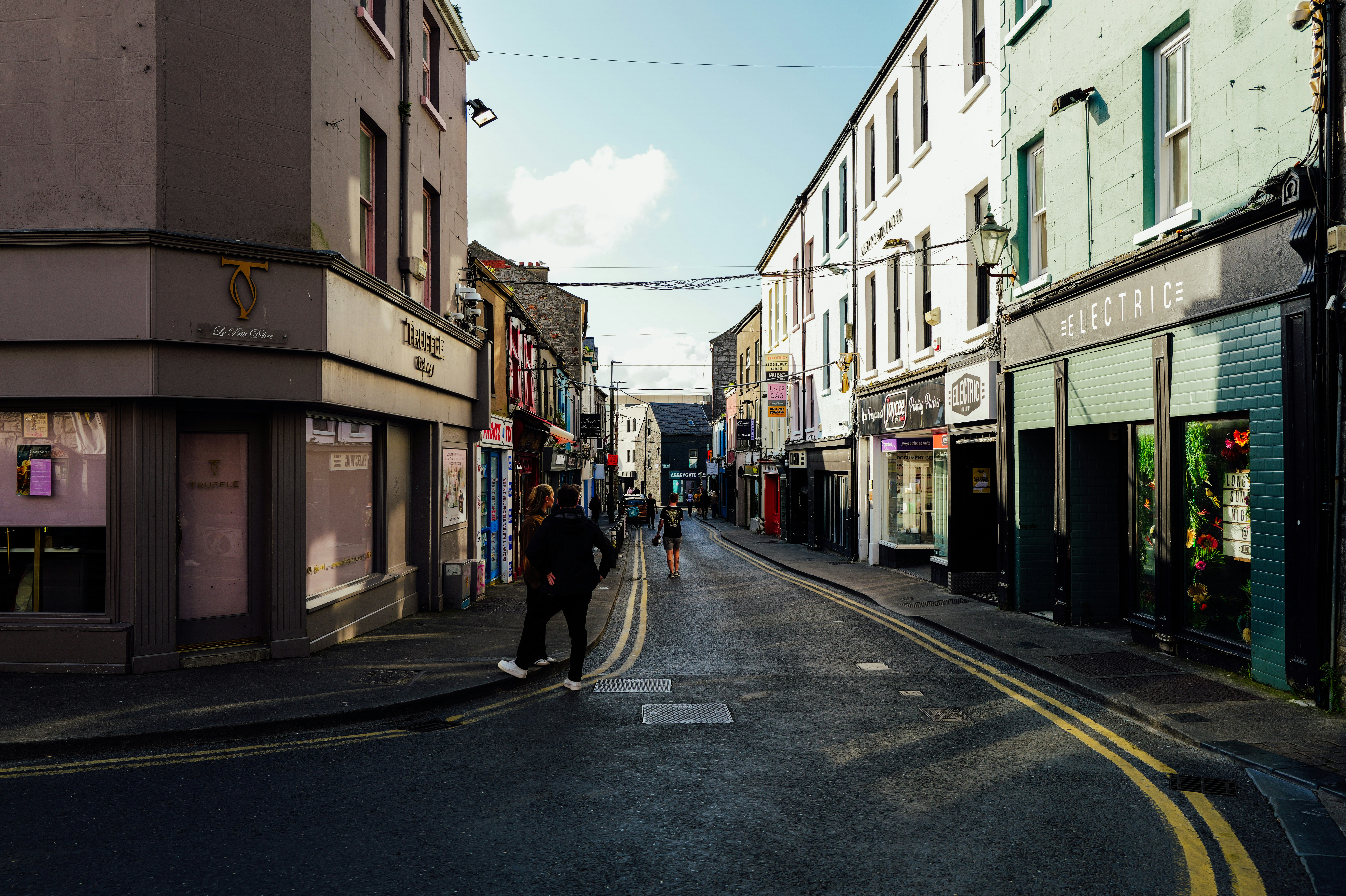 Photo by adrienolichon