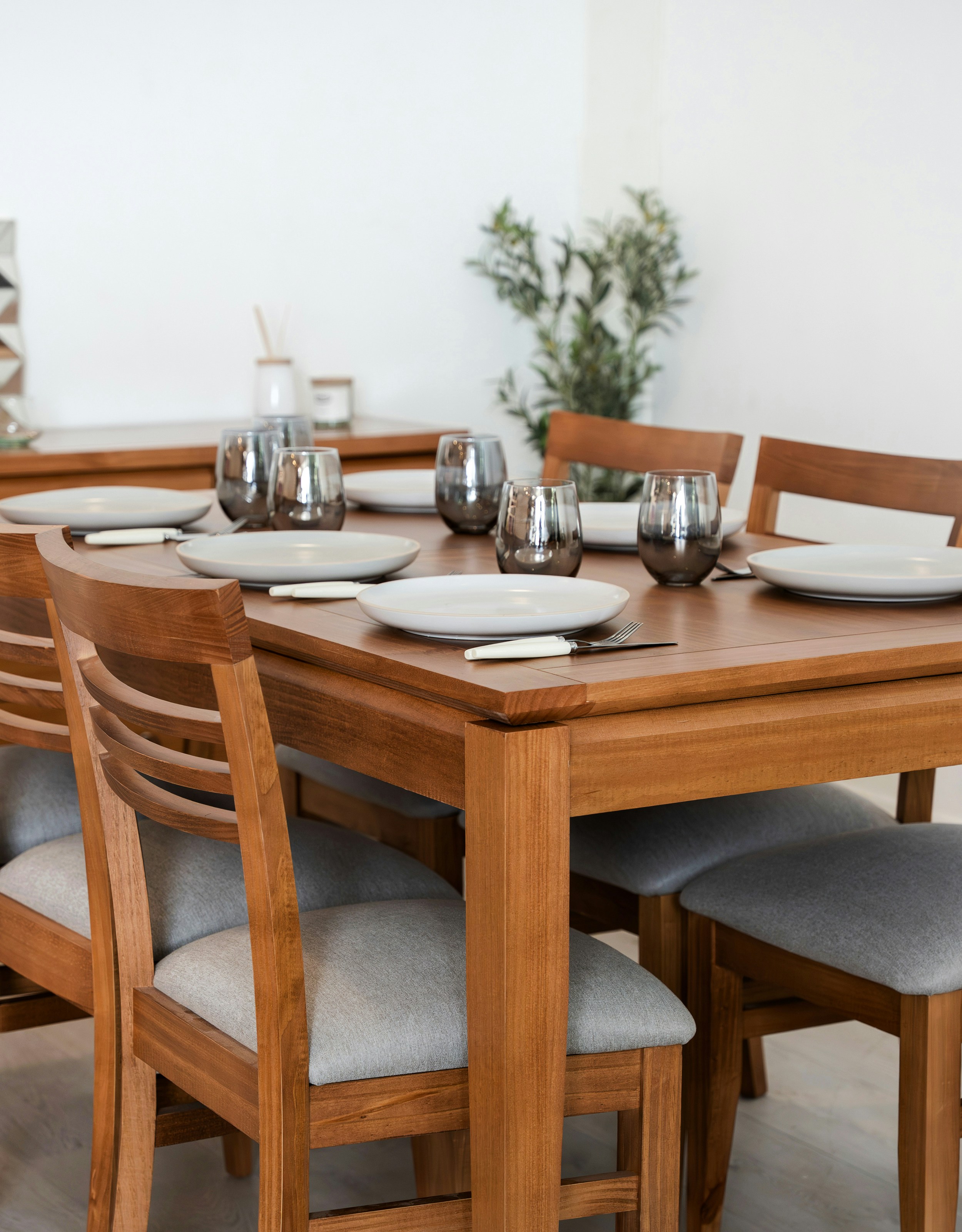 photo-1758977245928-296e47fa2155?ixid=M3