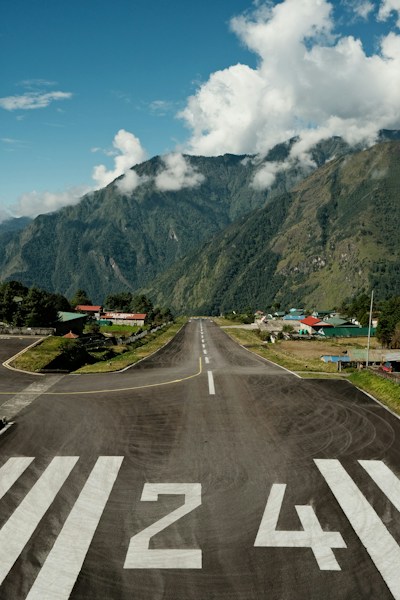 Highest Airports in the World: Runways That Sit Above 4000 Meters