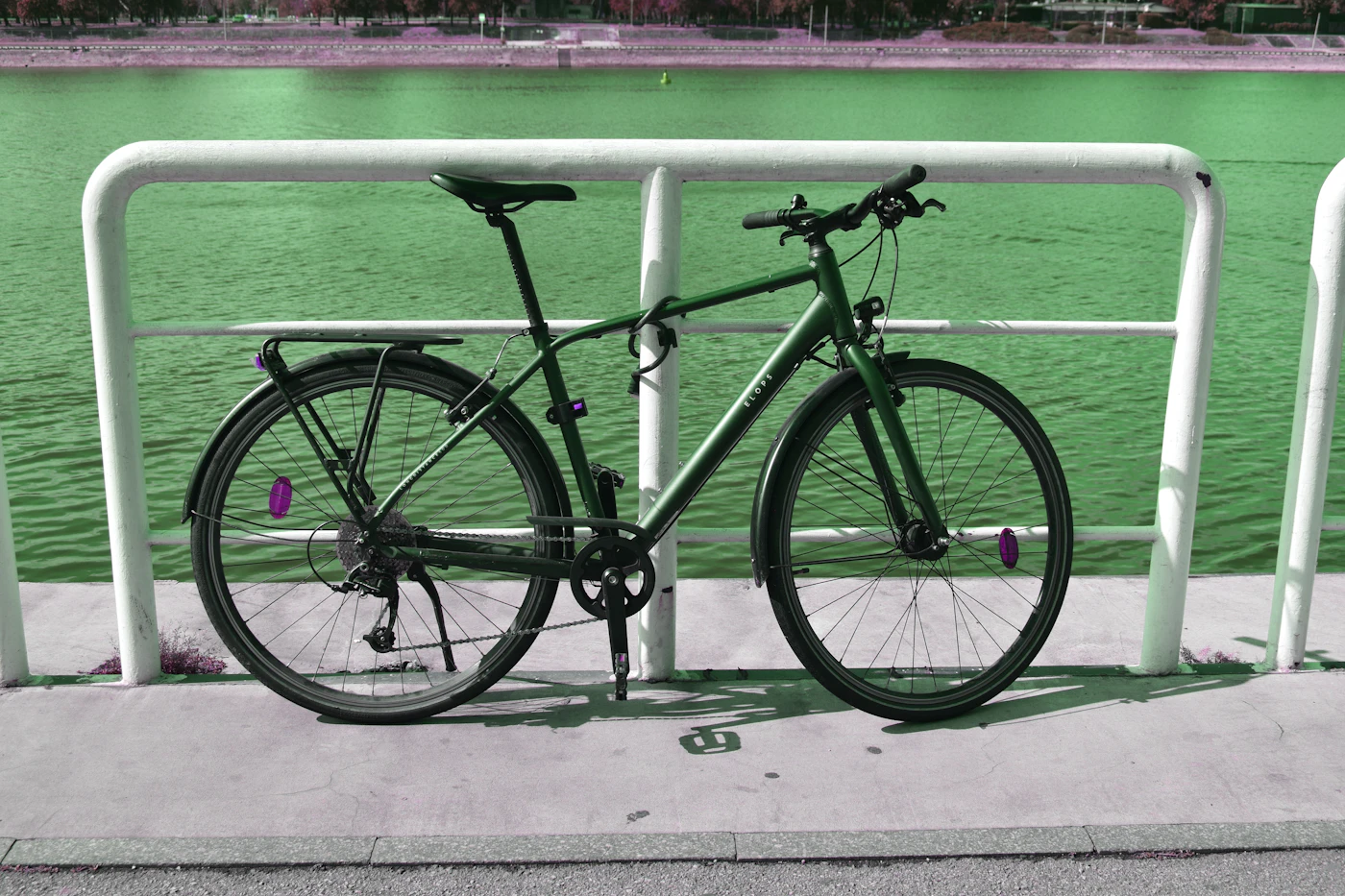 Specialized Sirrus hybrid bike (medium)