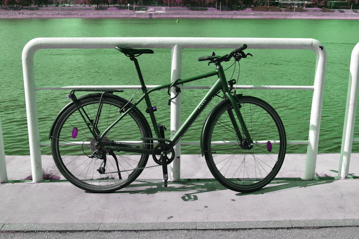 Specialized Sirrus hybrid bike (medium)