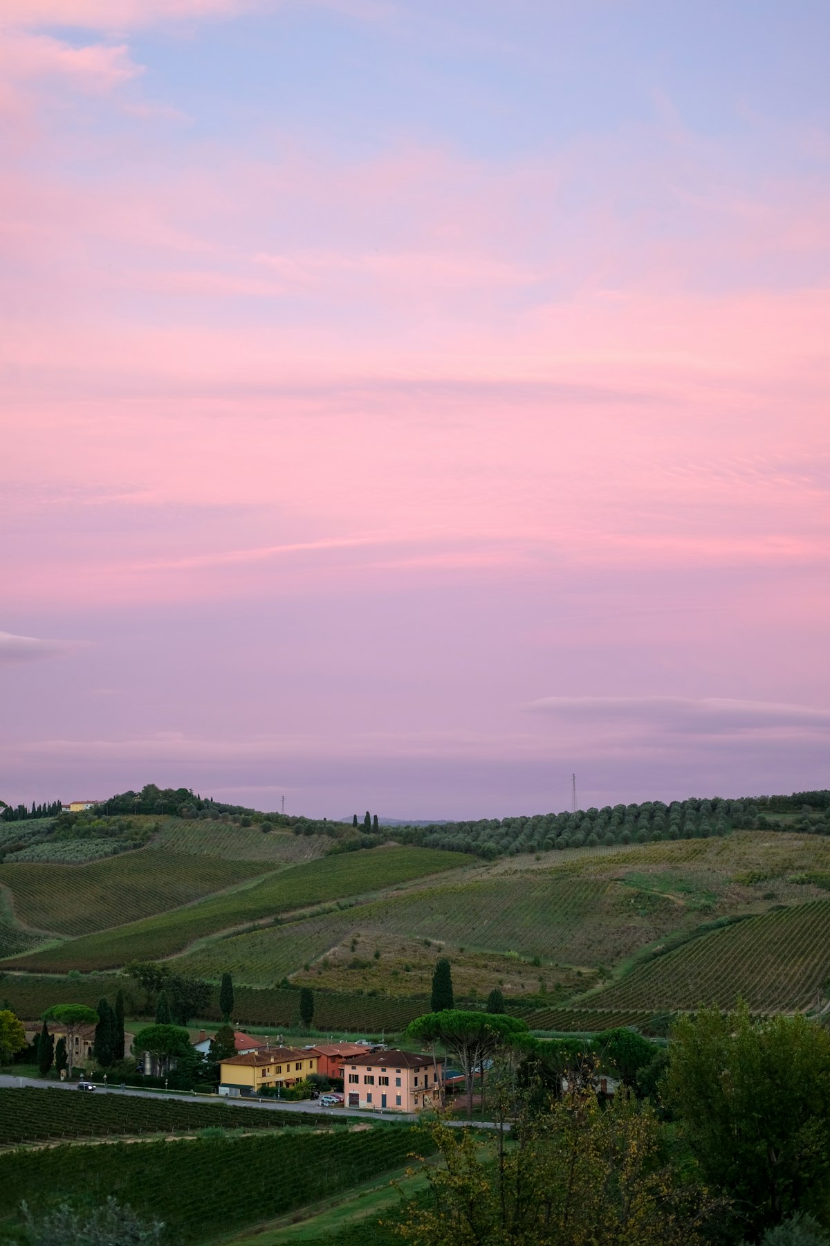 Paisaje rural al atardecer