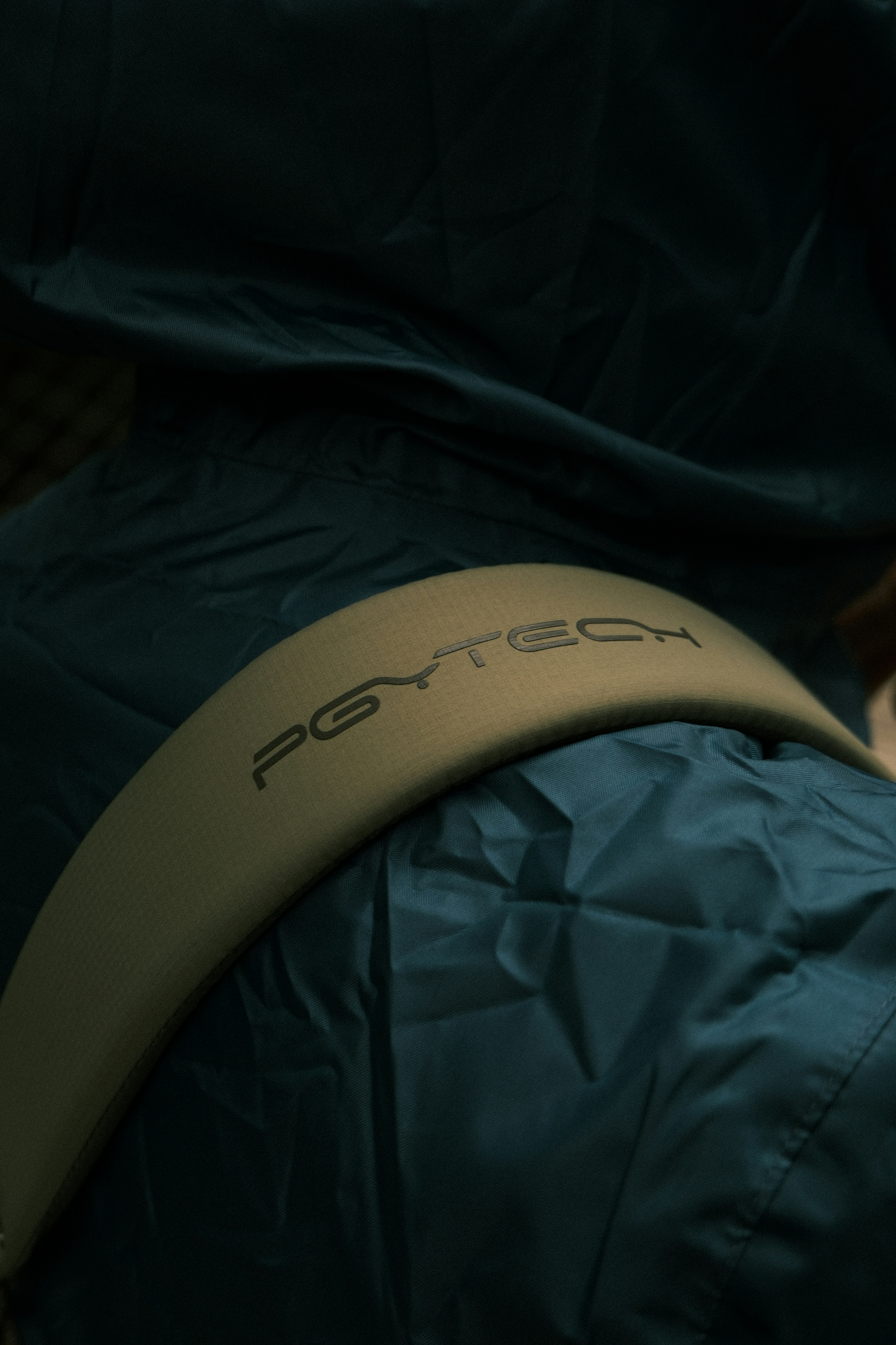 스트랩의 Pgytech 로고