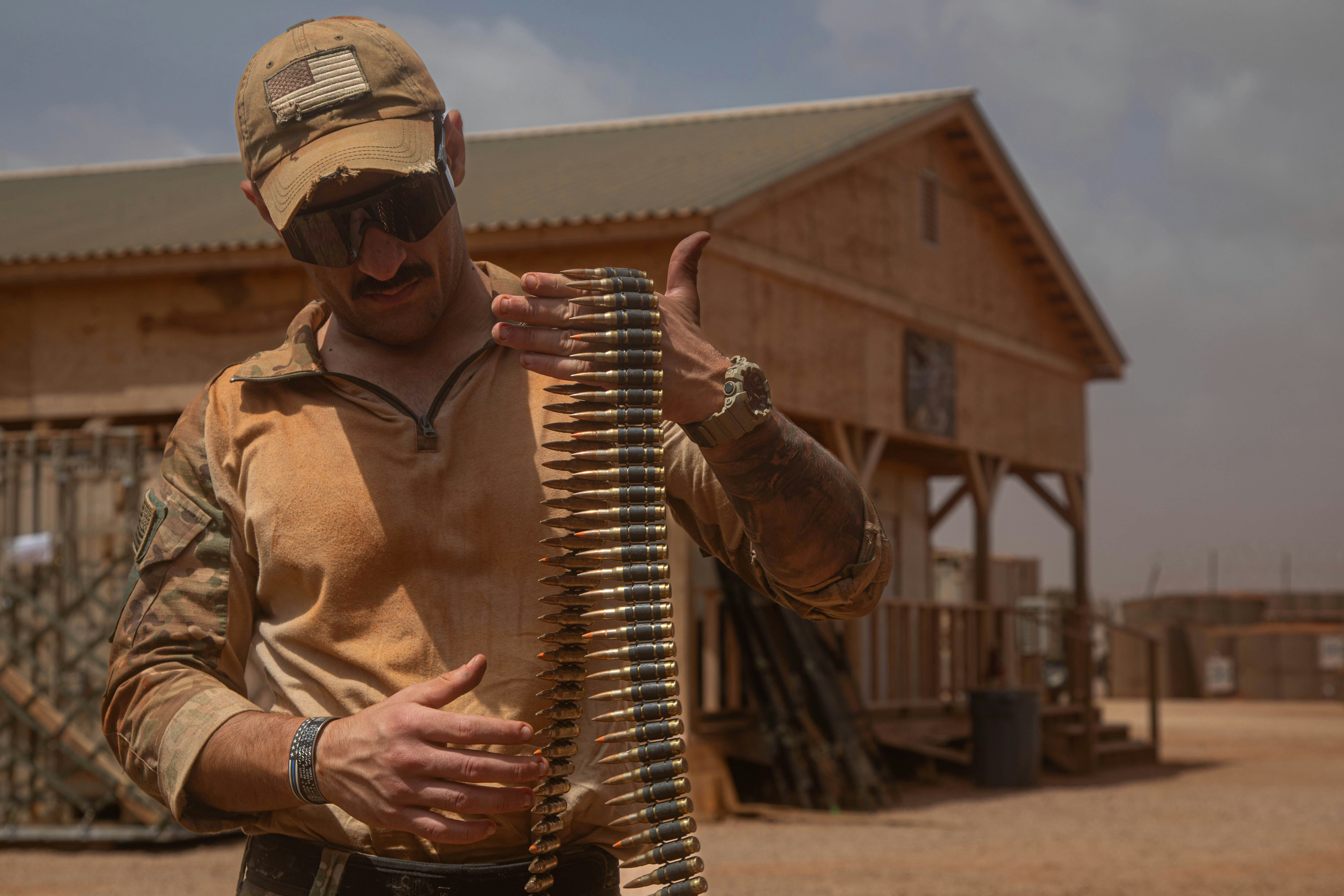 desert warfare, wallpaper, Strategi Khalid bin Walid di Front Irak 1