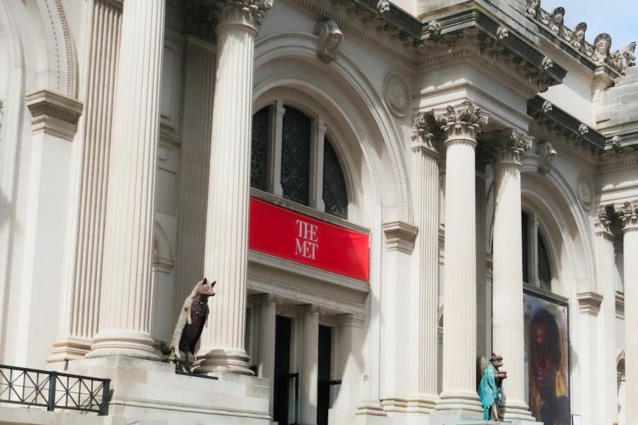 The Metropolitan Museum of Art entrance on Fifth Avenue, New York