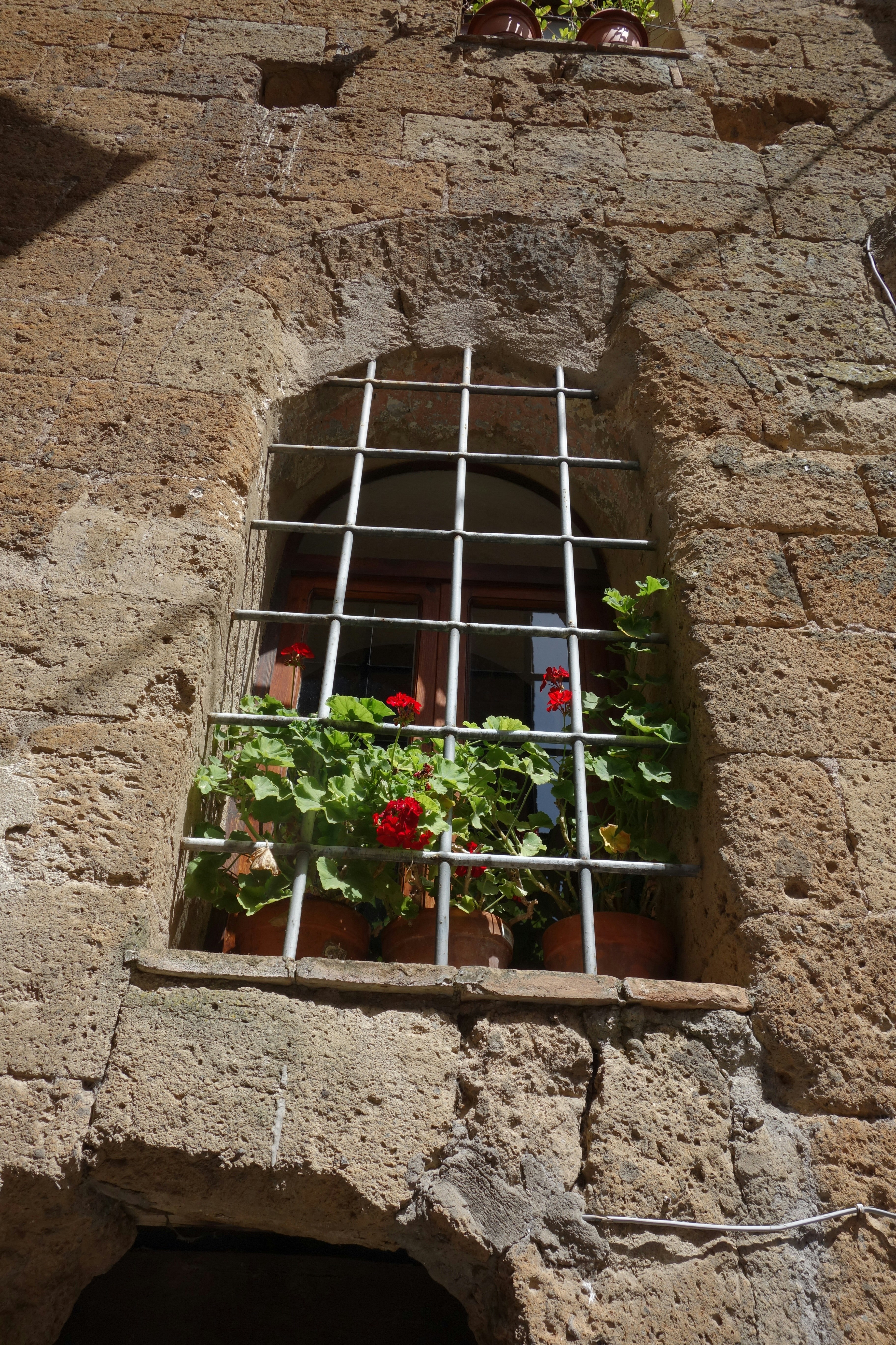 rustic terracotta wall, wallpaper, Terracotta Basement Organization: Tips & Ideas 4