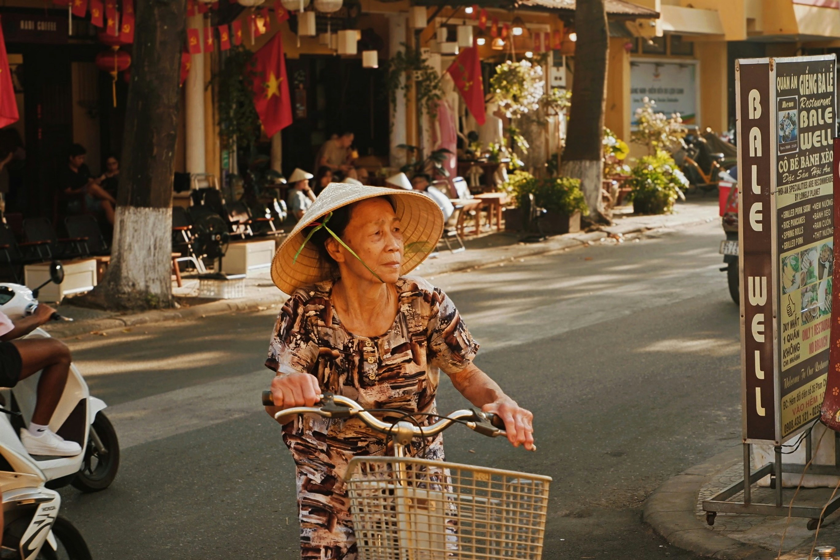 Taobao and Tmall storefronts with AI analytics dashboard showing product optimization and sales forecasting