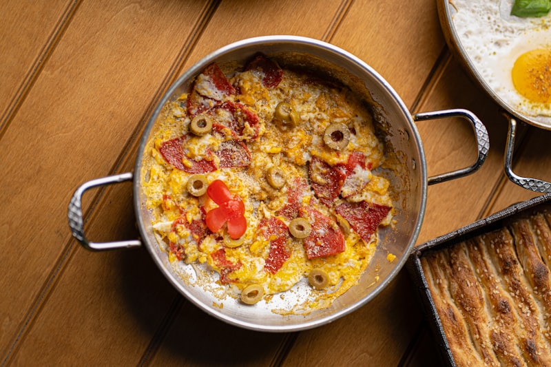Scrambled eggs with spinach and feta